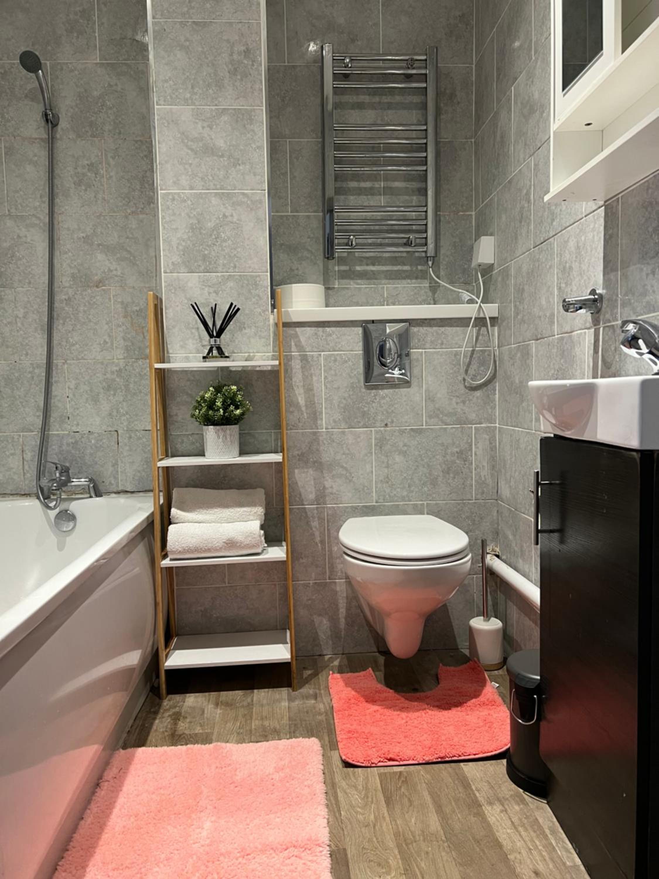 3 Bedroom Flat in King’s Cross, St Pancras’s. 2 minutes to Euston.