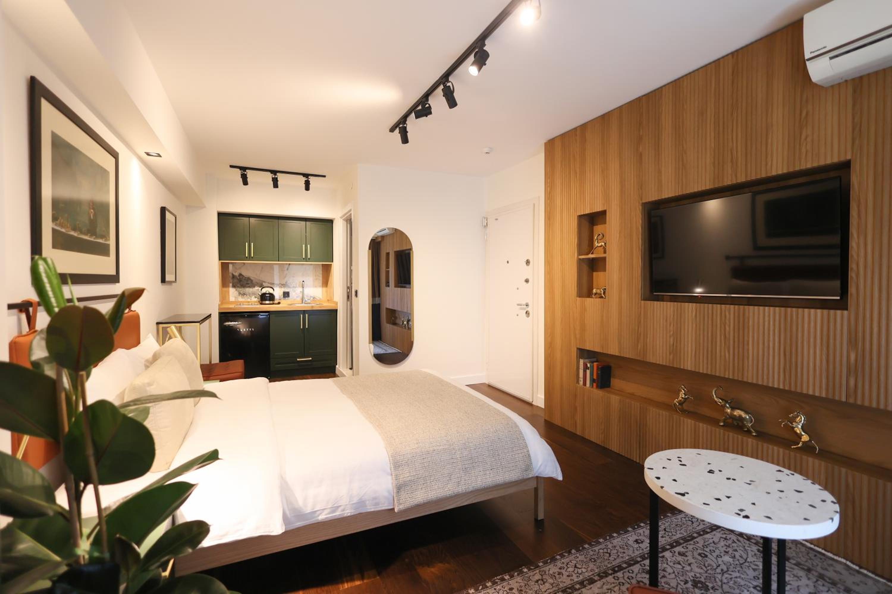 CLK Suites Hotel