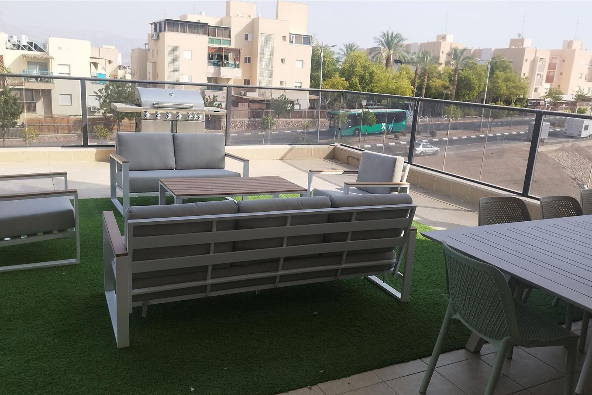 YalaRent Seasons 4 bedroom apartment with jacuzzi view 4