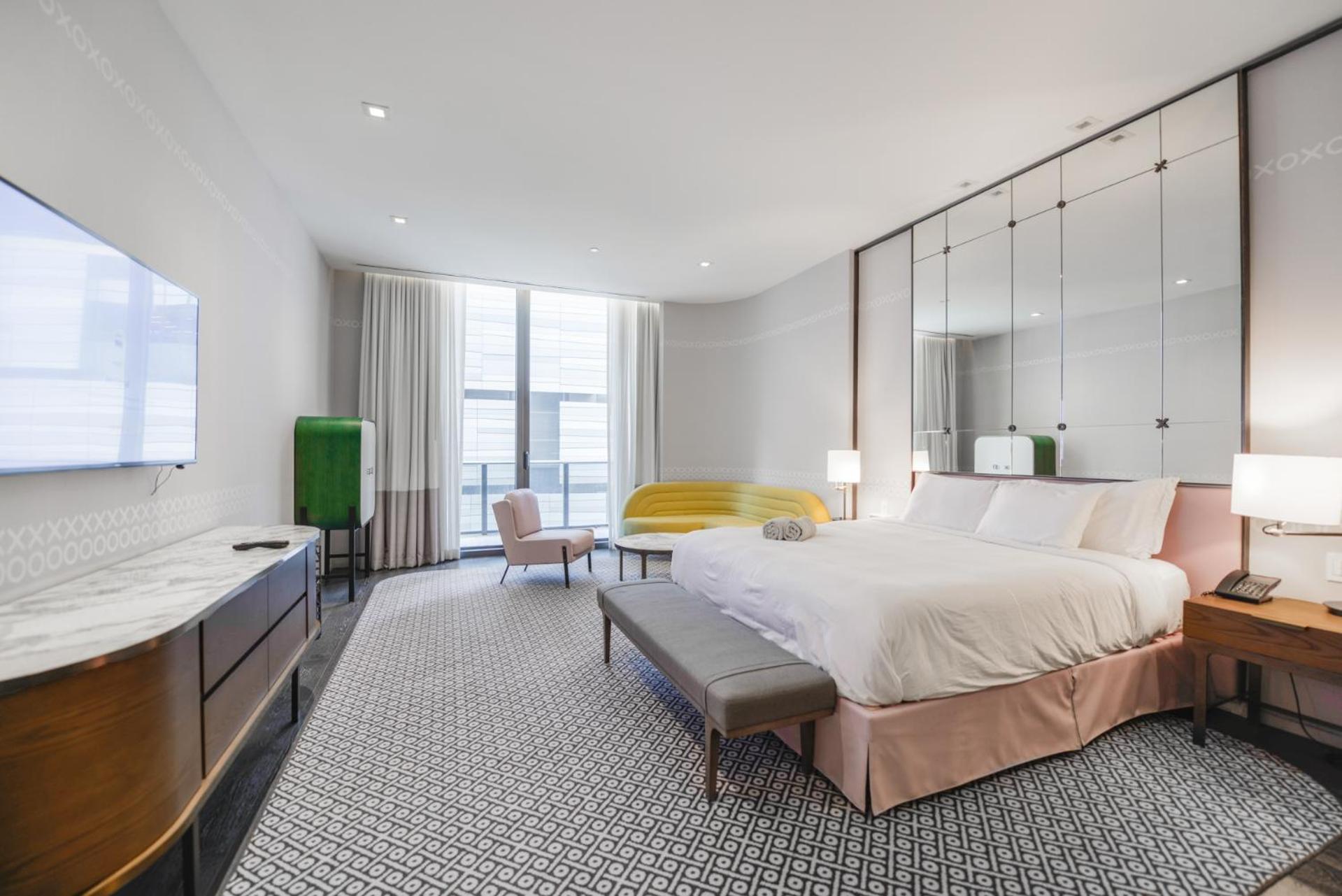 Wonderful King Suite With Pool at SLS LUX Brickell