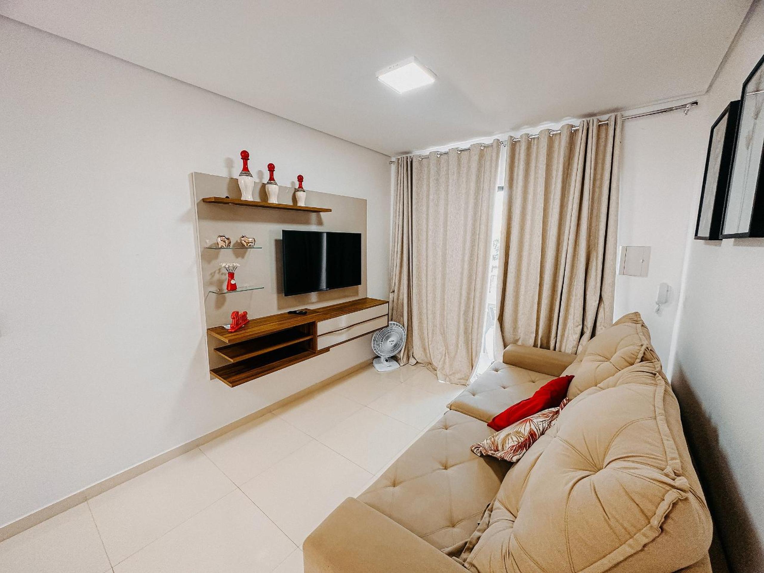Apê pavimento superior com 3 quartos com ar condicionado, varanda e suite com vista para a piscina e internet privativa, a poucos metros da Praia de Tapera