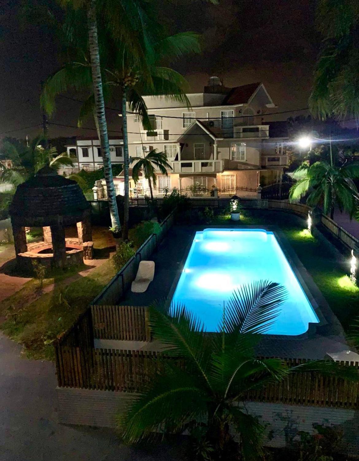 White Castle villa view 4