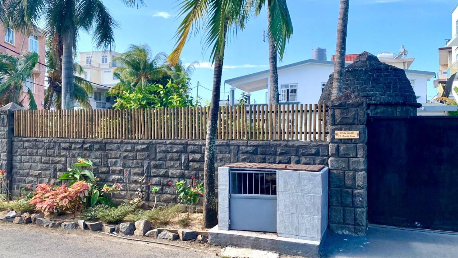 White Castle villa view 3