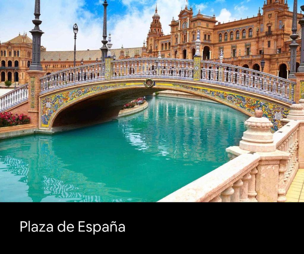 Budget and cute rooms with balcony Sevilla center