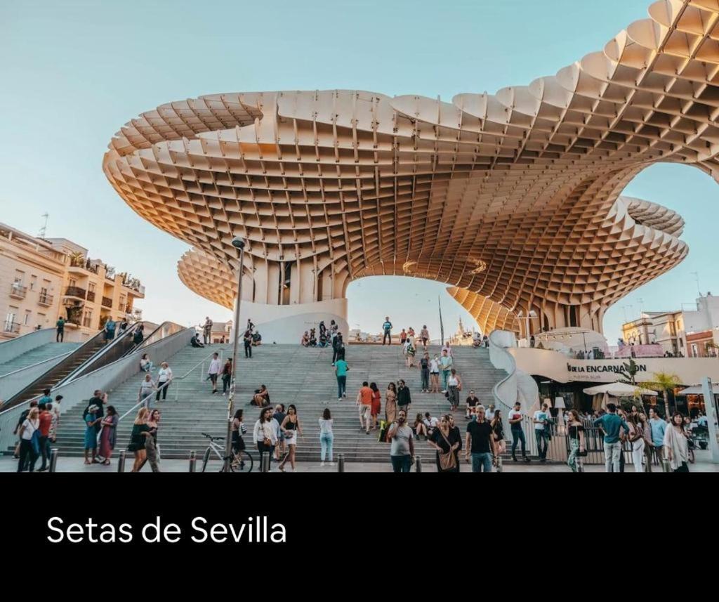 Budget and cute rooms with balcony Sevilla center