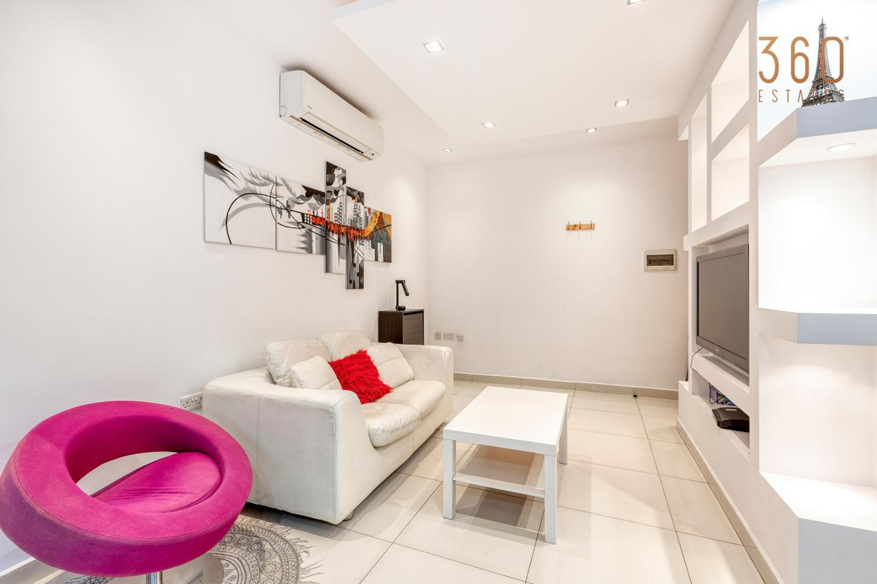 Lovely, spacious 2BR APT in the centre of Sliema by 360 Estates view 3