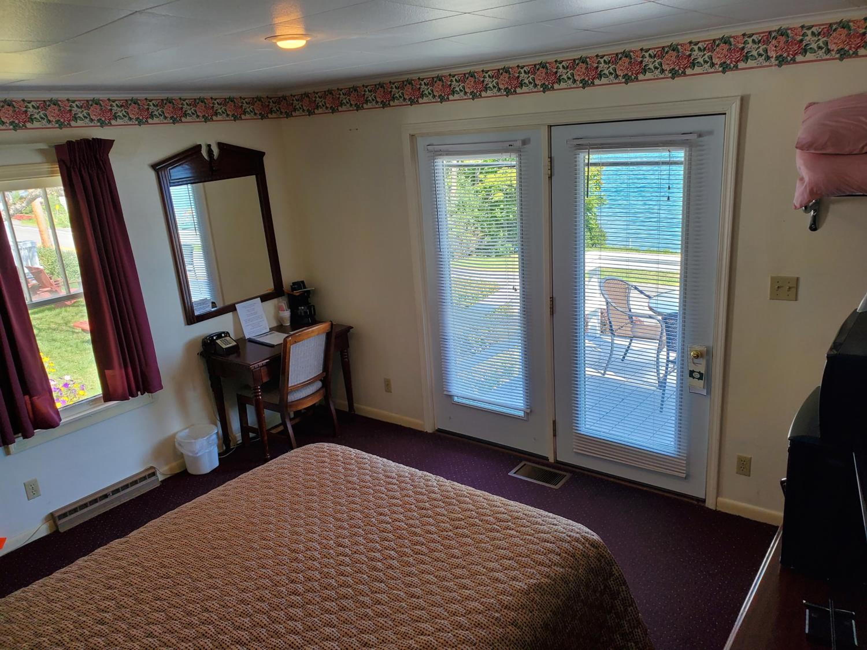 Lake View Motel