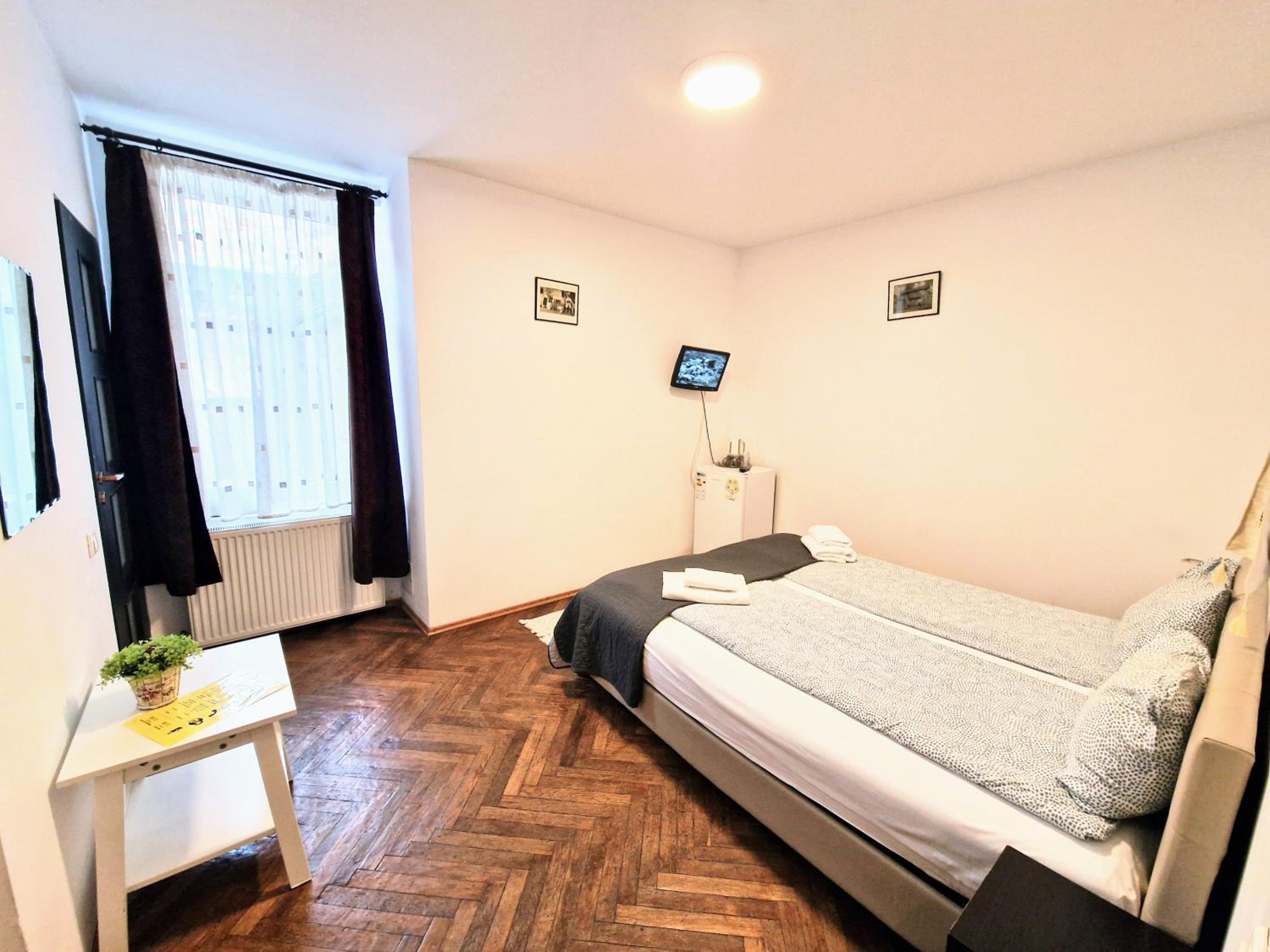 Main Square Apartments & More