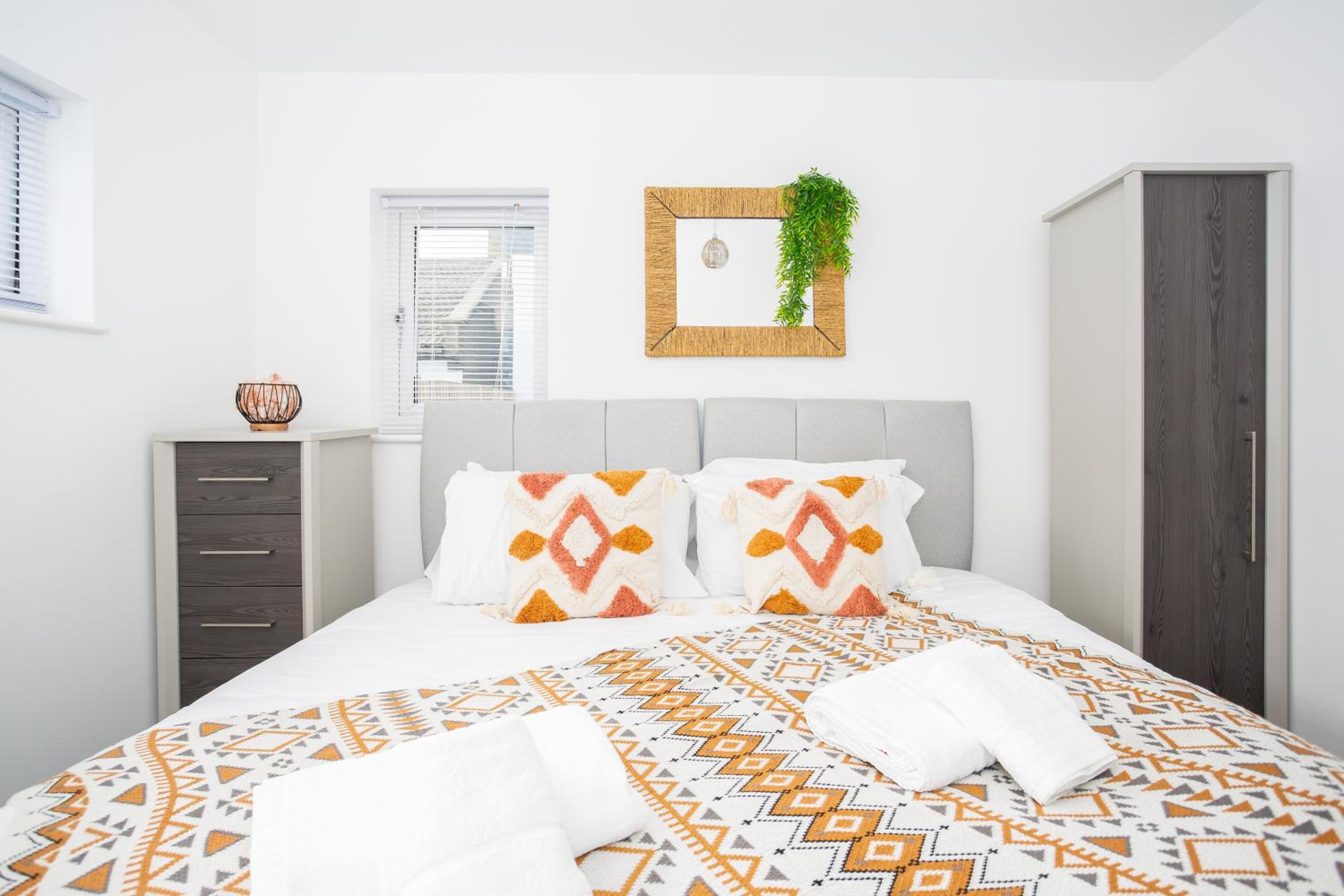 Southend Serenity 2-Bedroom Flat - Southend Stays view 2