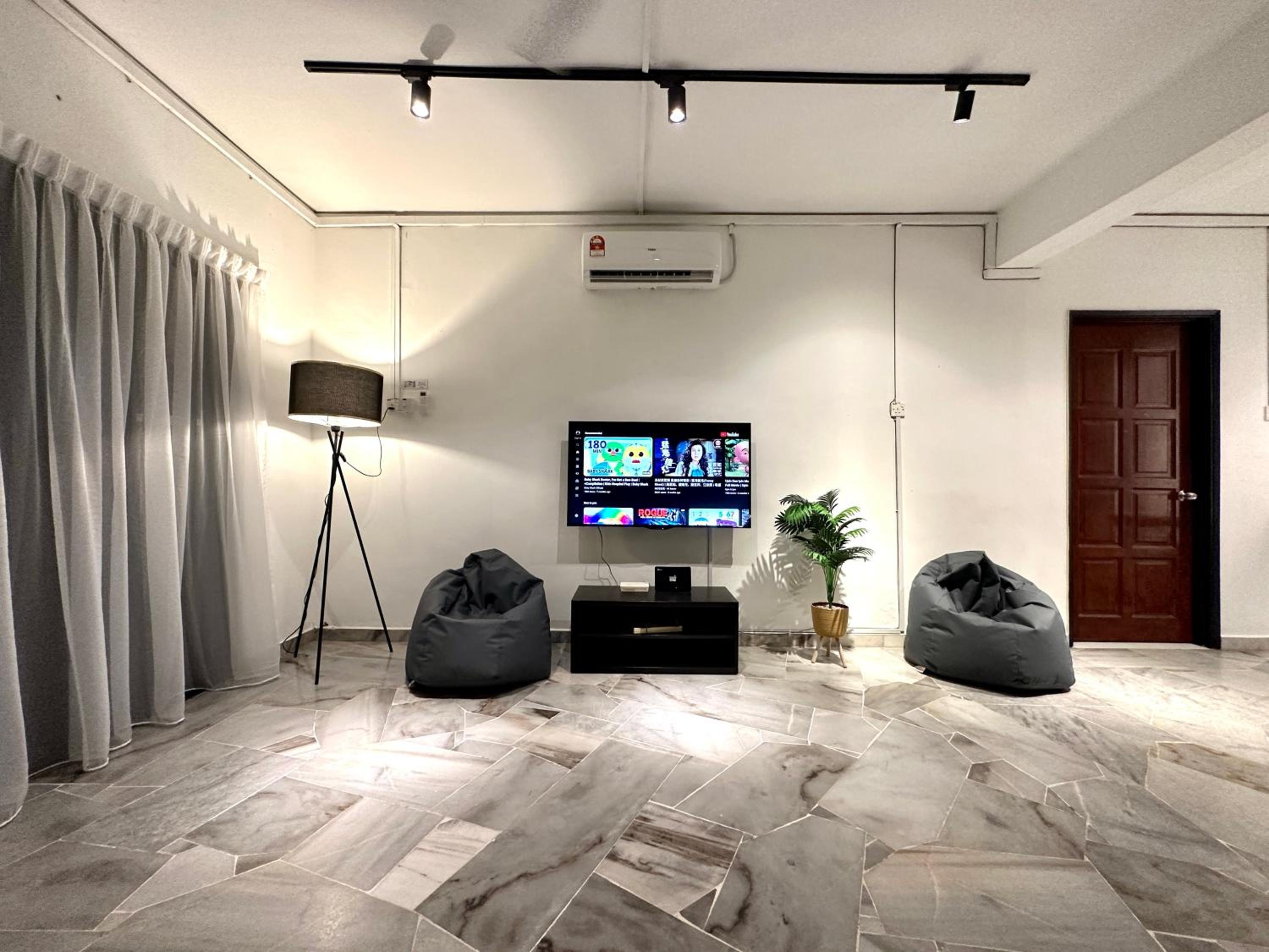 BNB Cozy Homestay @ Bdr Country Homes (Corner Hse) photo 3