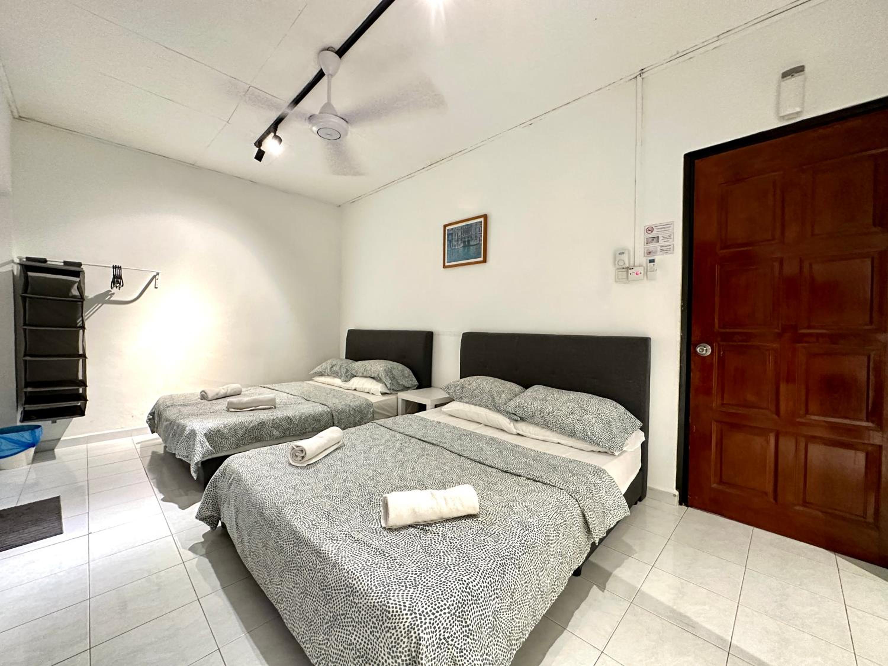 BNB Cozy Homestay @ Bdr Country Homes (Corner Hse) view 5