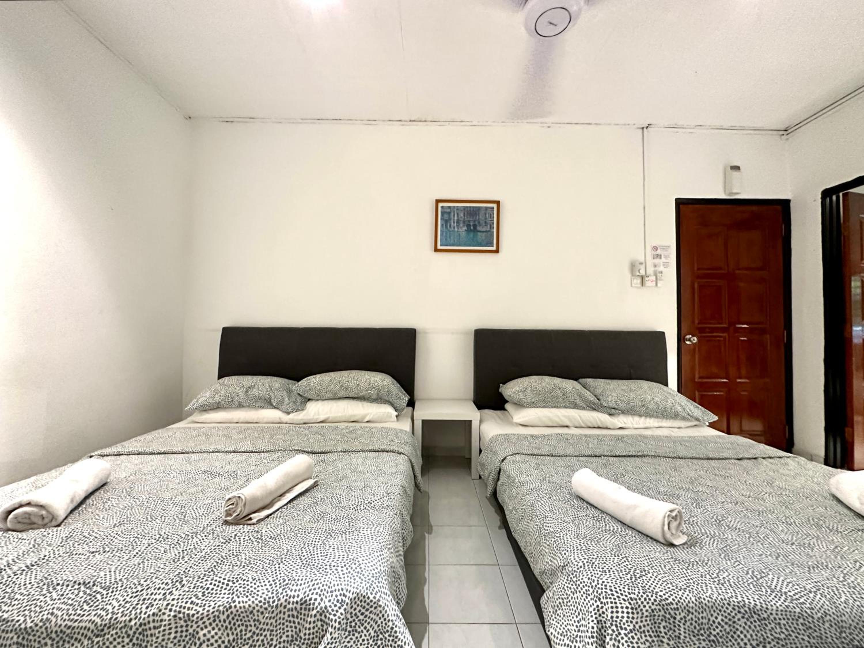 BNB Cozy Homestay @ Bdr Country Homes (Corner Hse) view 4
