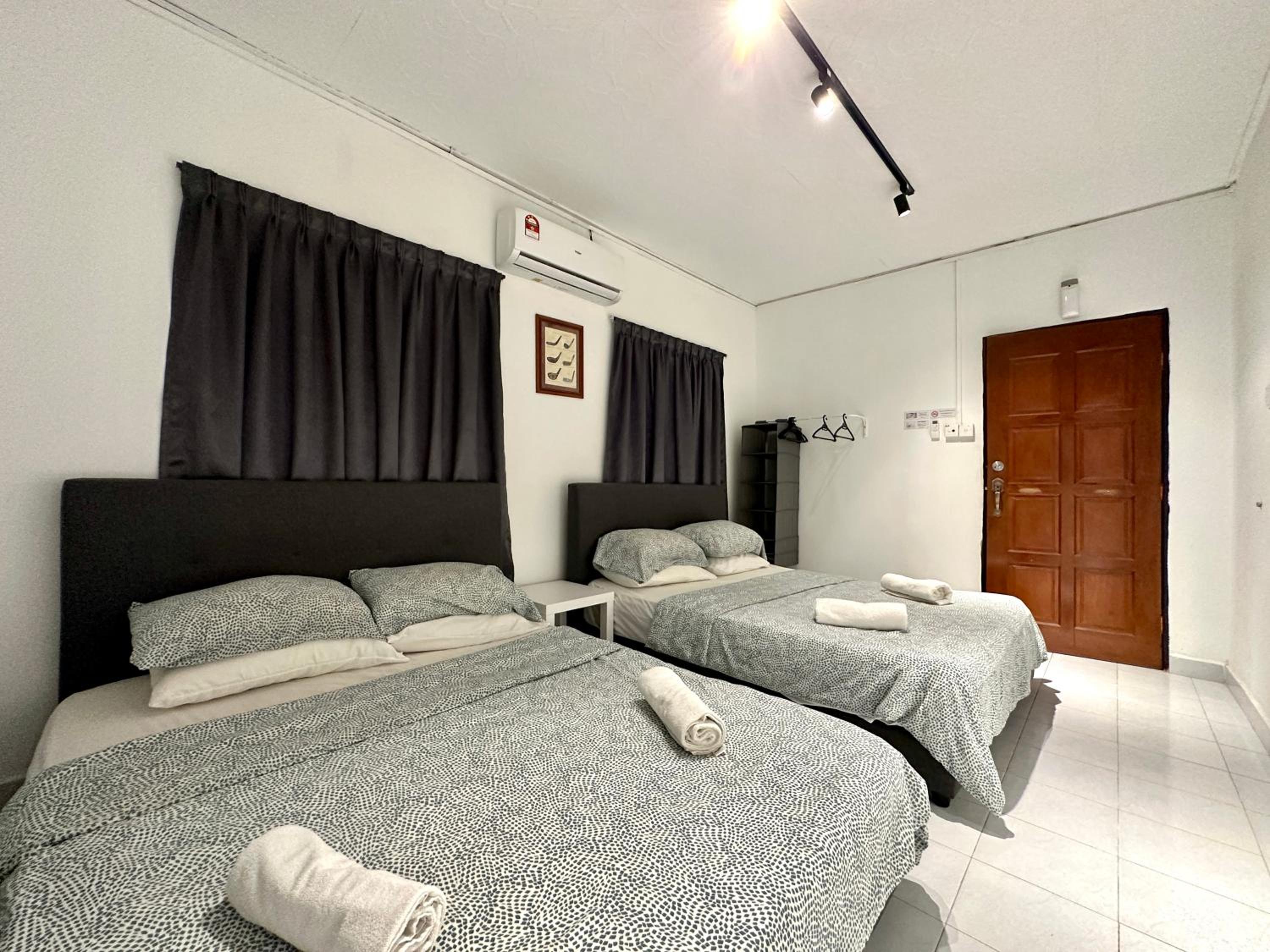 BNB Cozy Homestay @ Bdr Country Homes (Corner Hse) view 2