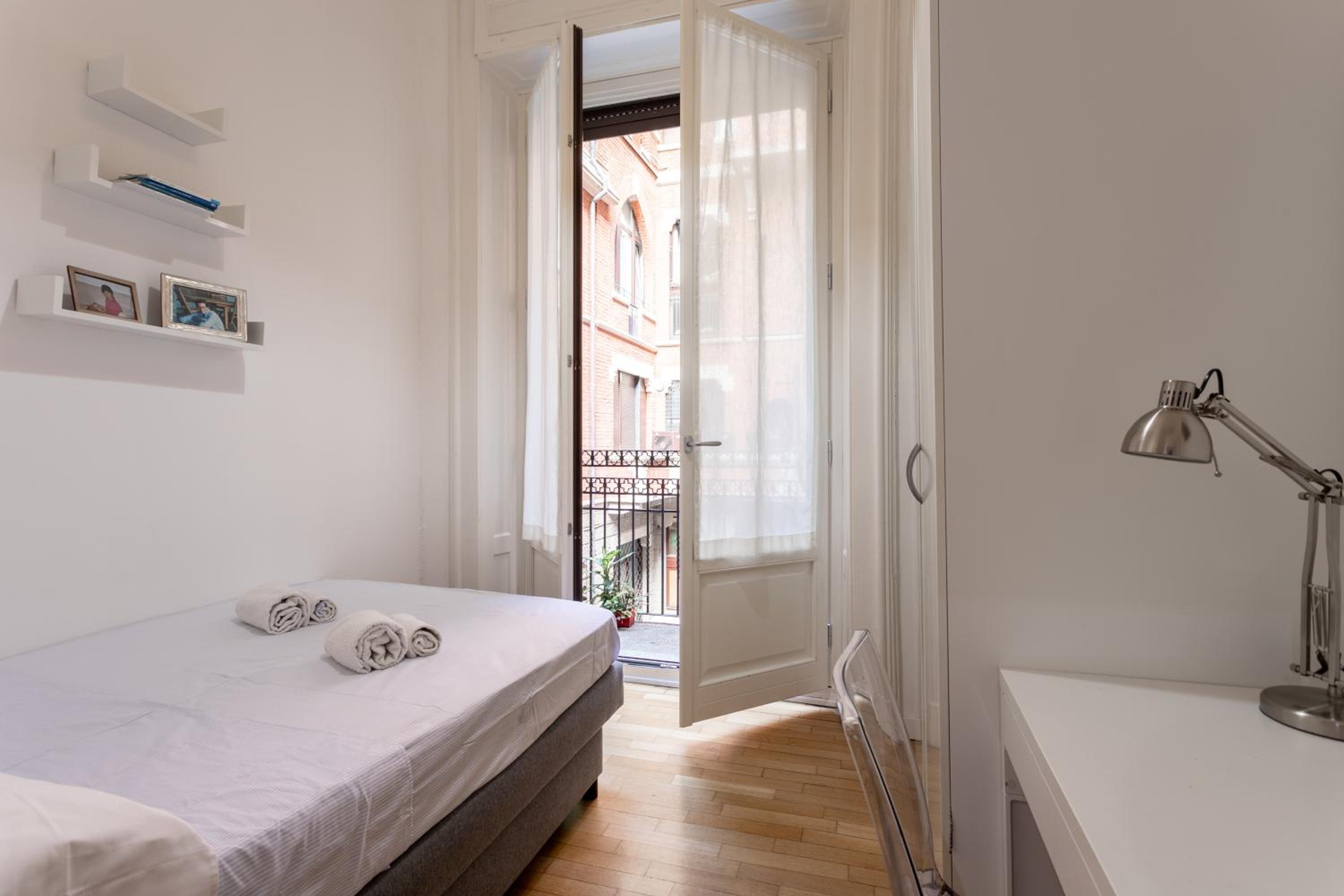 CO99 - Modern two bedrooms apartment in Castello Cova