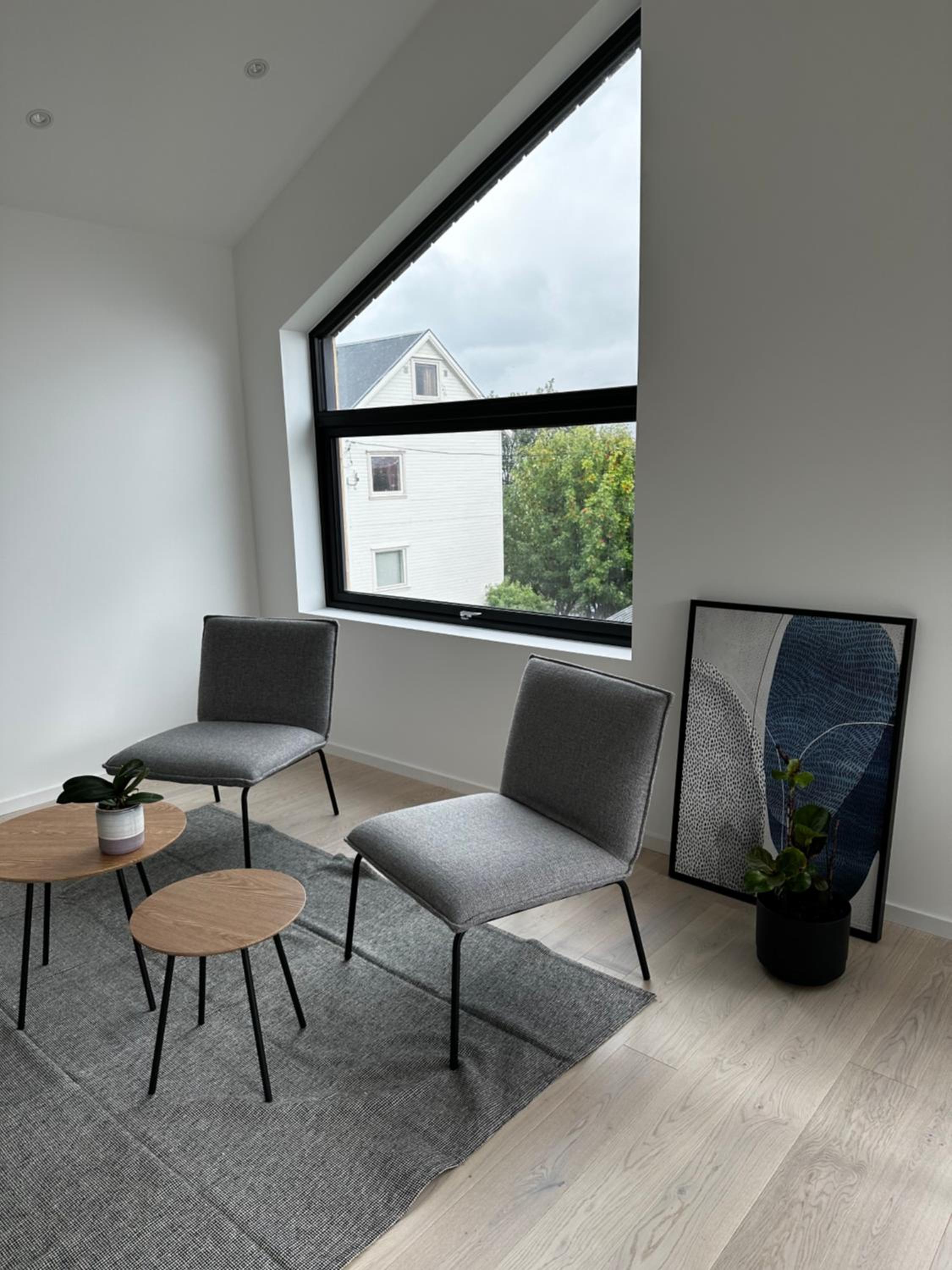Tromsø central guest house with parking view 5
