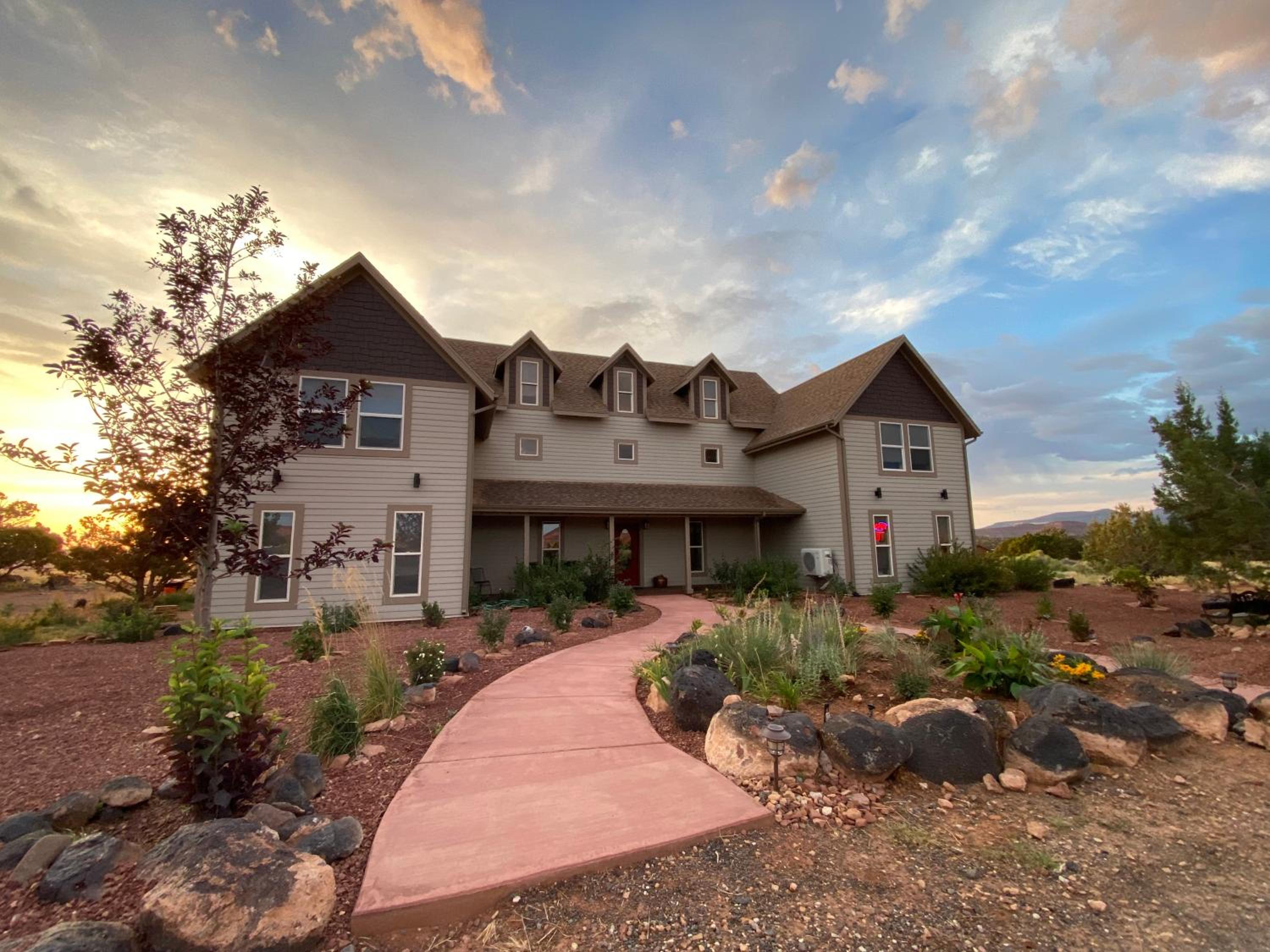 SkyRidge Inn