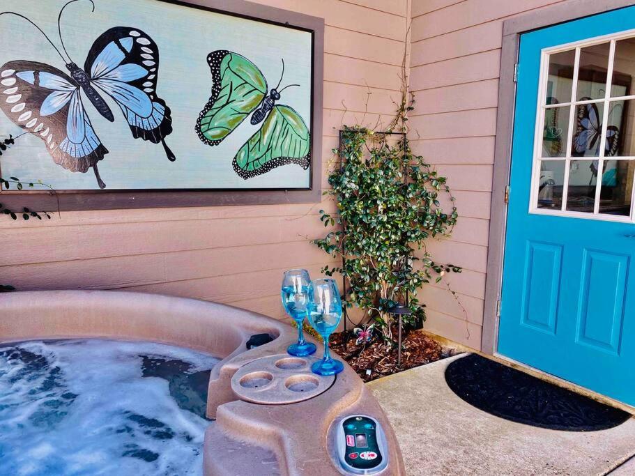 Hotel Butterfly Suite/hot Tub/sleeps 3