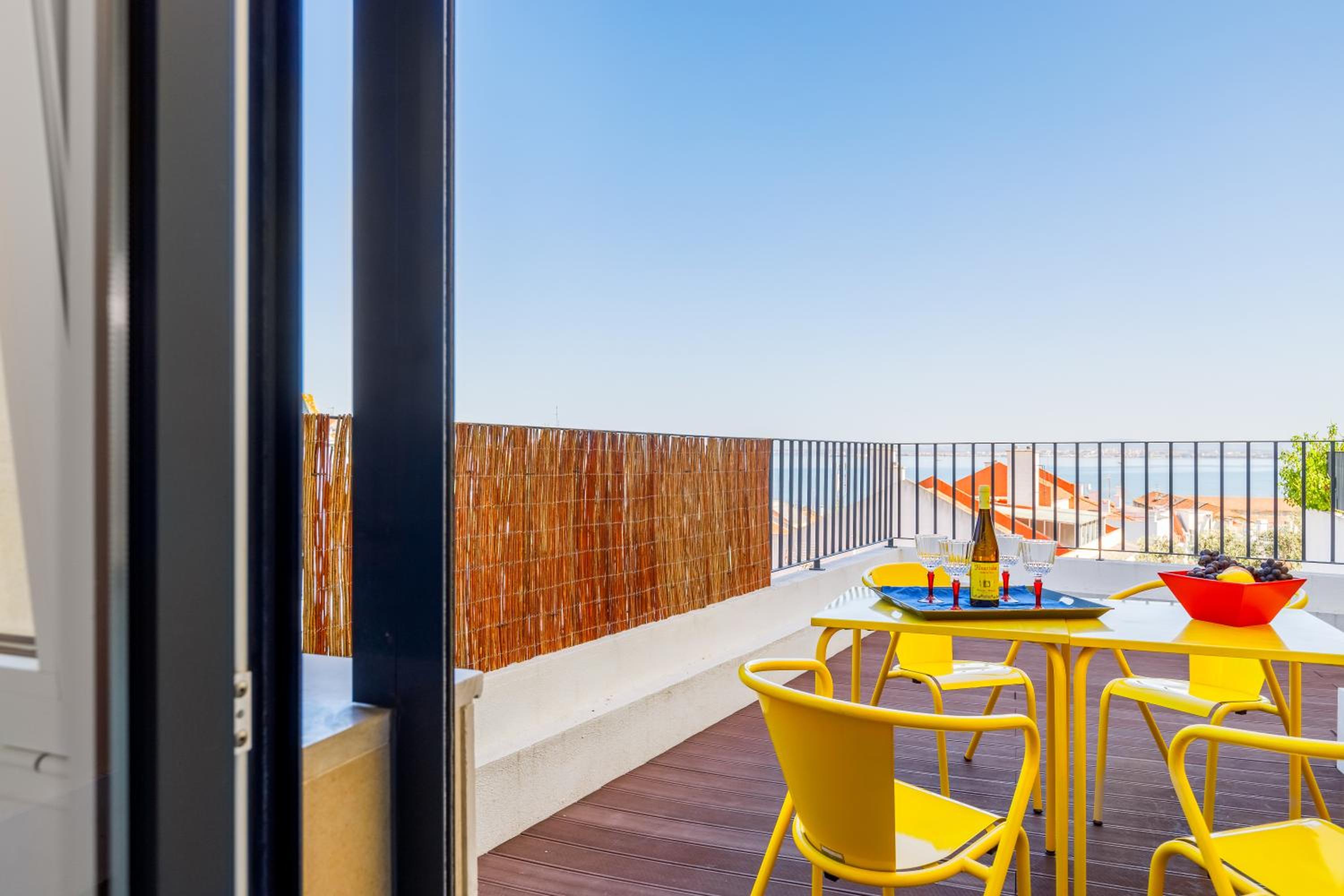 110m2 flat, large terrace with a view and a garden view 5