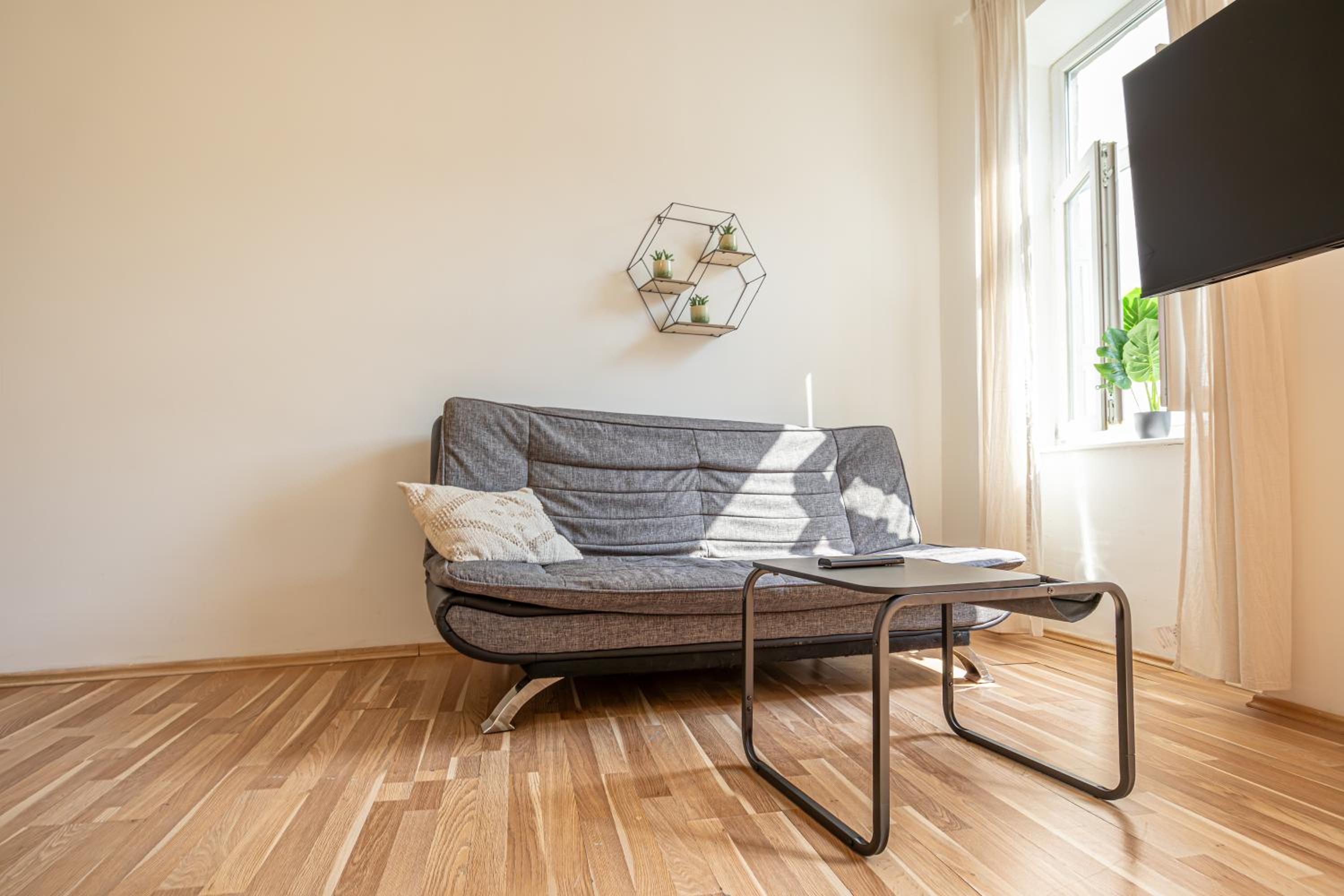 Inviting Economy 1BR Apt. with the best Location