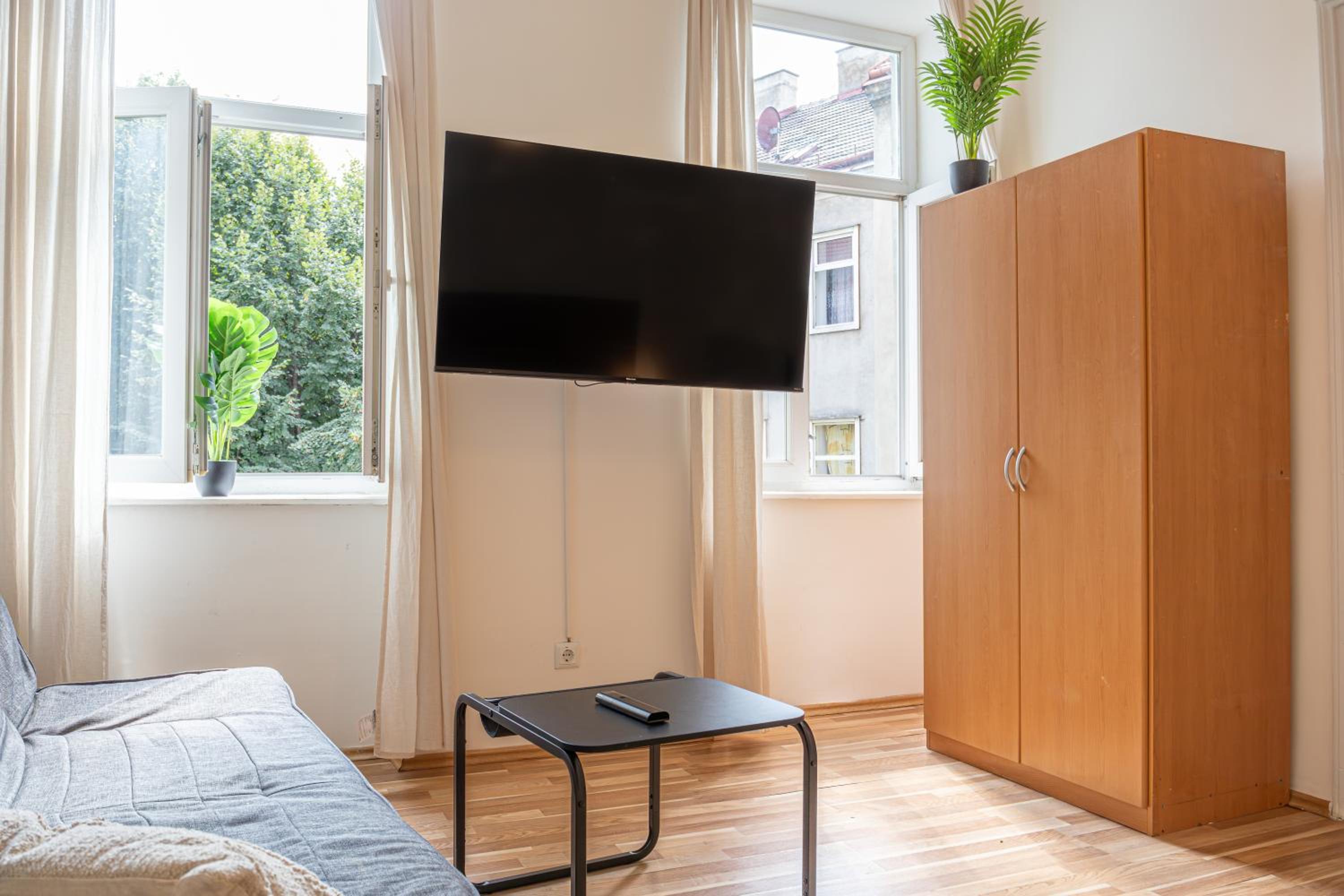 Inviting Economy 1BR Apt. with the best Location