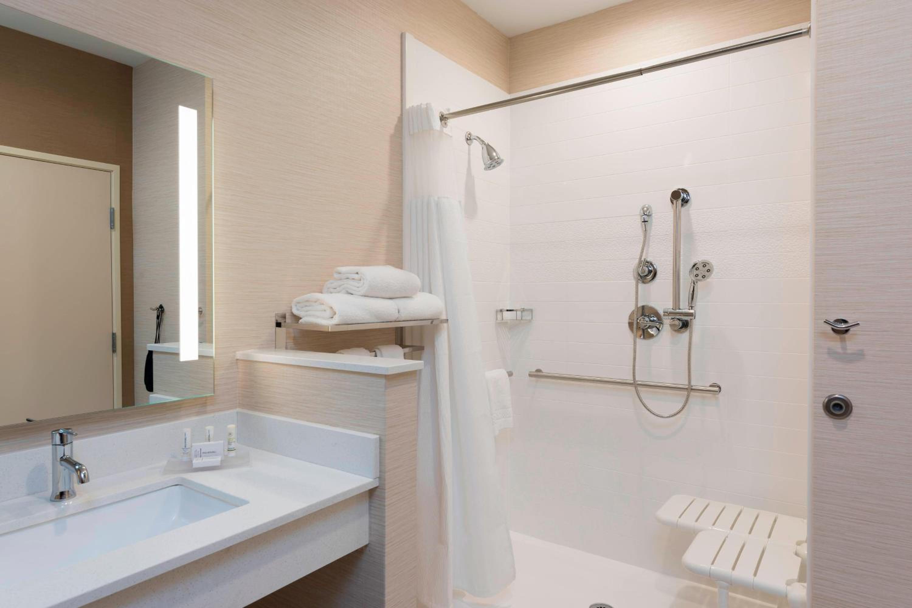 West Monroe Vacations - Fairfield Inn Suites by Marriott West Monroe - Property Image 30