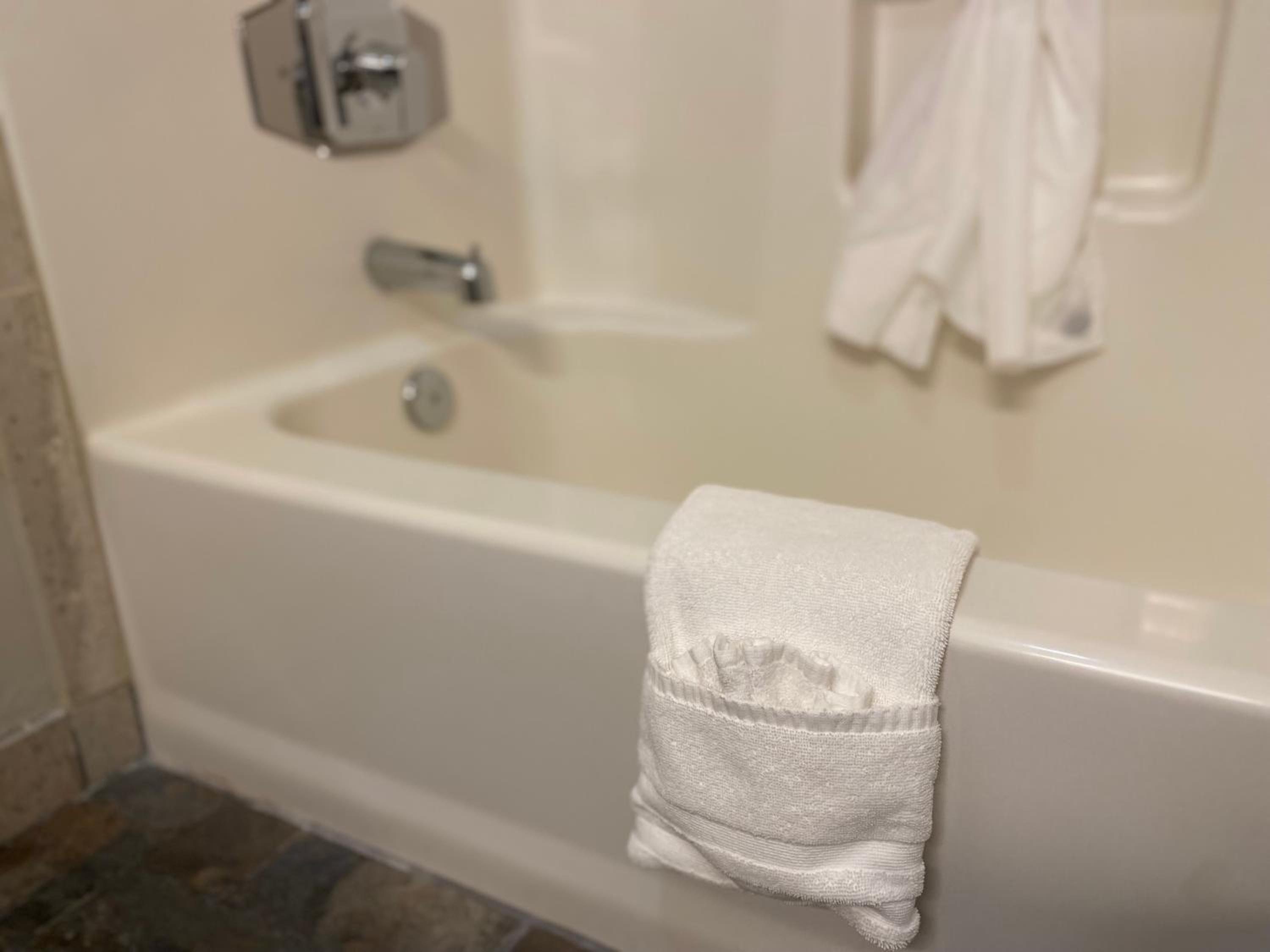 SkyRidge Inn