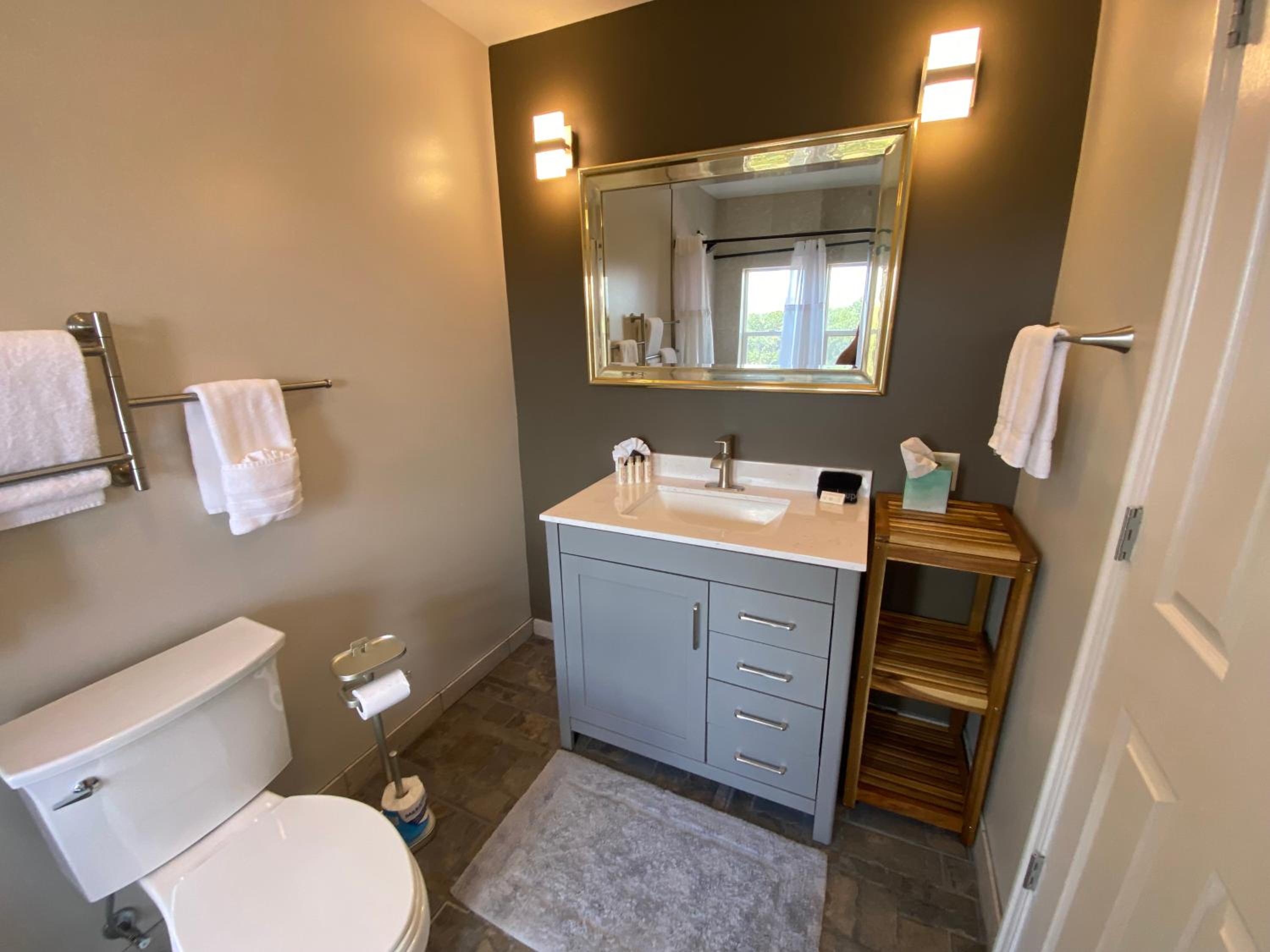 SkyRidge Inn