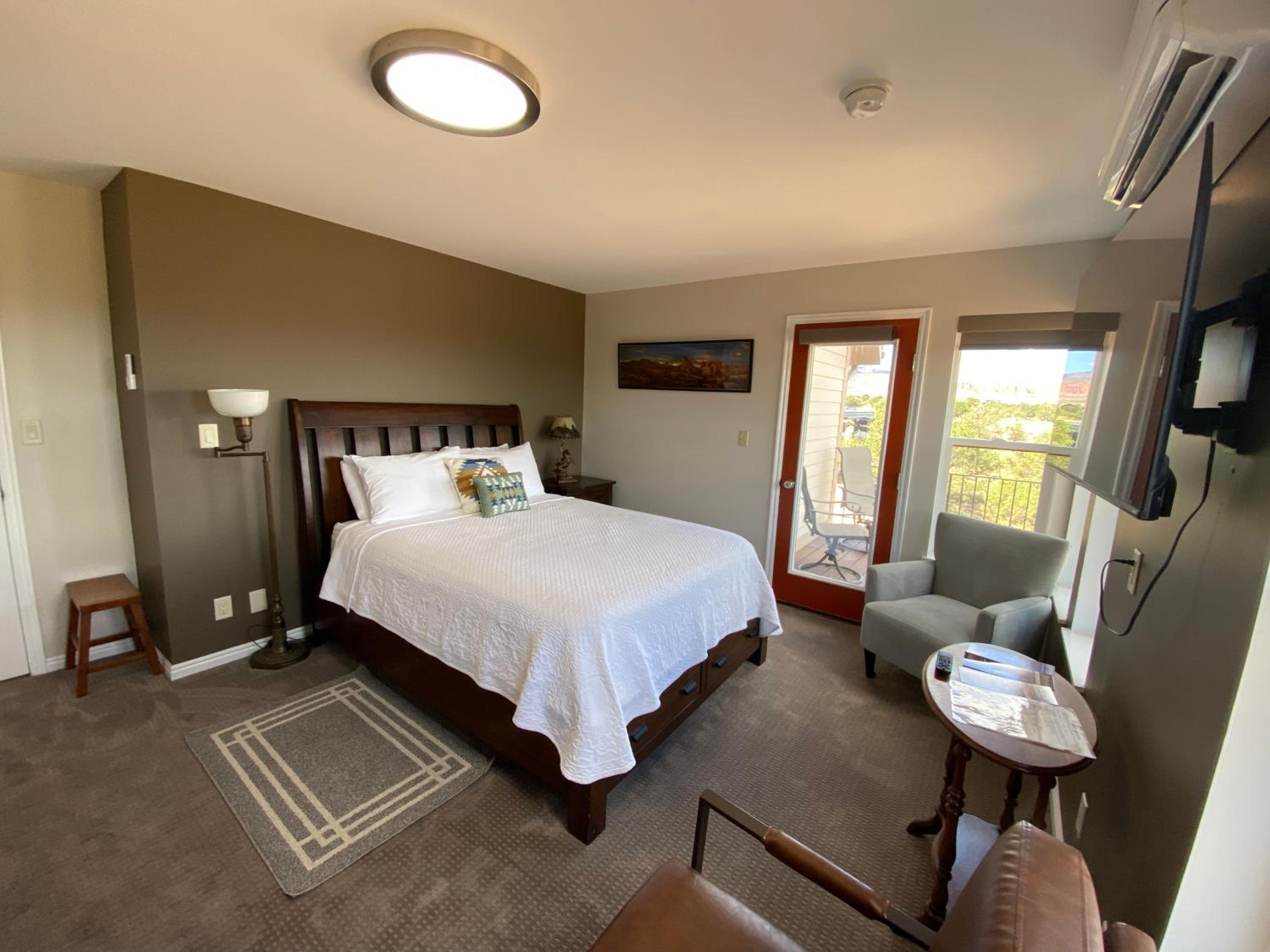 SkyRidge Inn
