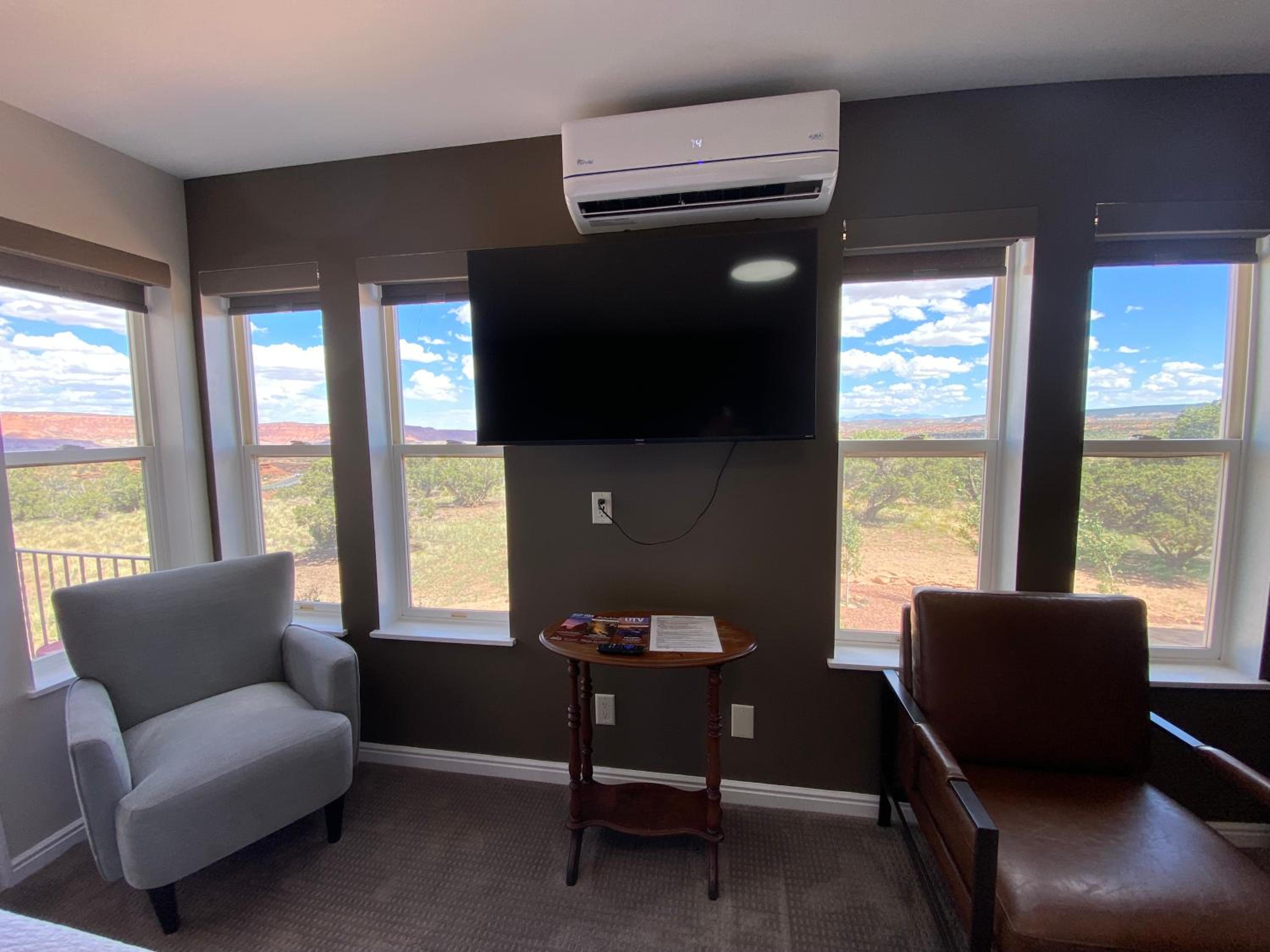 SkyRidge Inn
