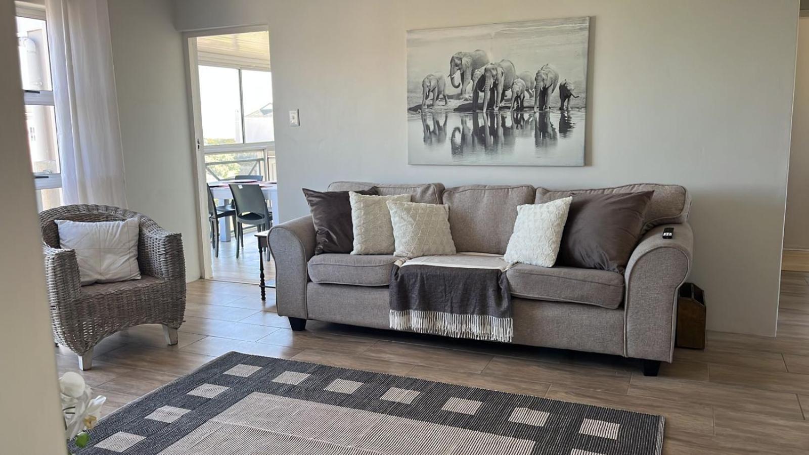Bella Casa 179 - Atlantic Ocean & Robben Island View - Big Bay Beach Club Apartment