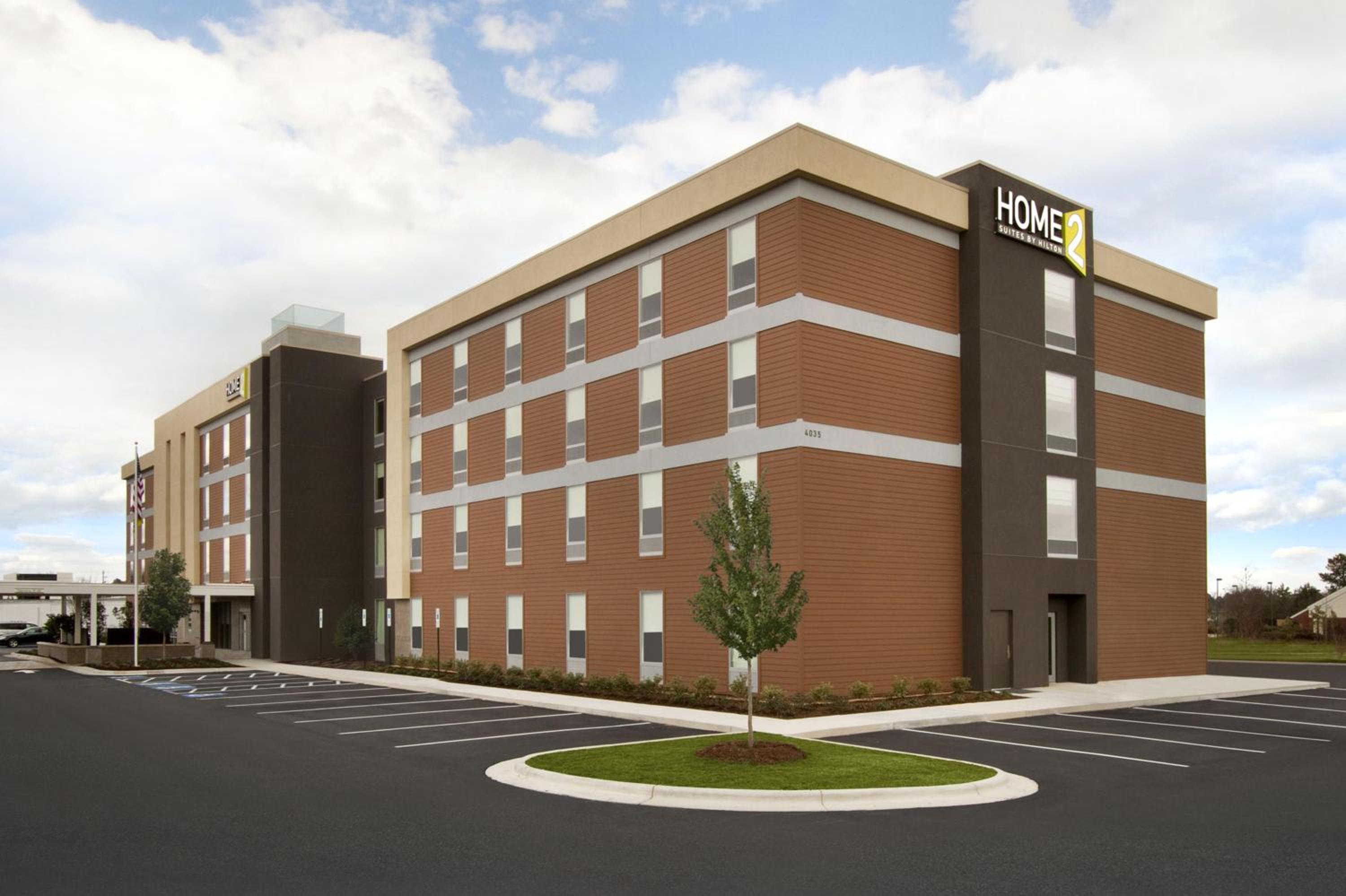 Fayetteville Vacations - Home2 Suites by Hilton Fayetteville Fort Liberty - Property Image 2