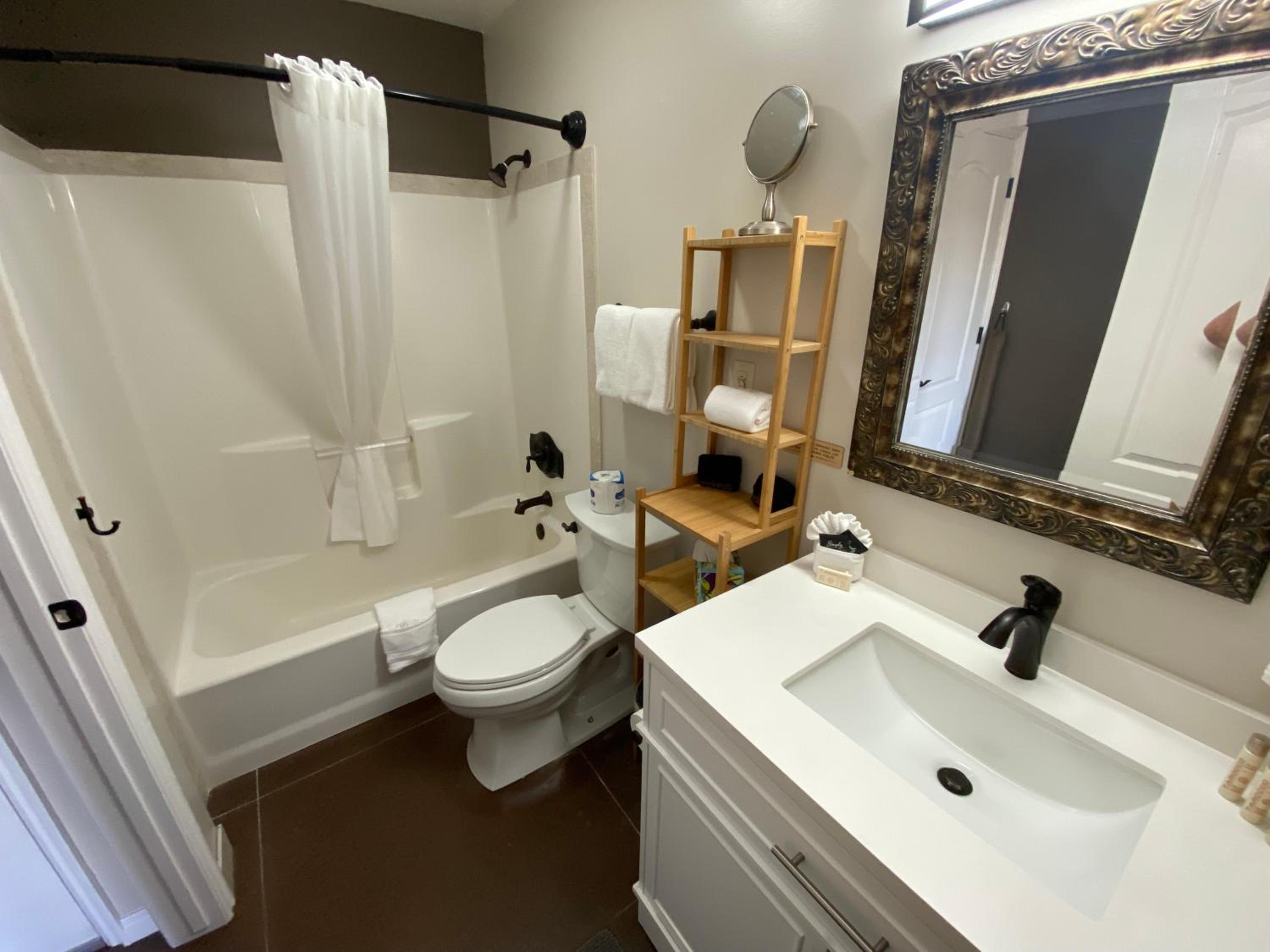 SkyRidge Inn