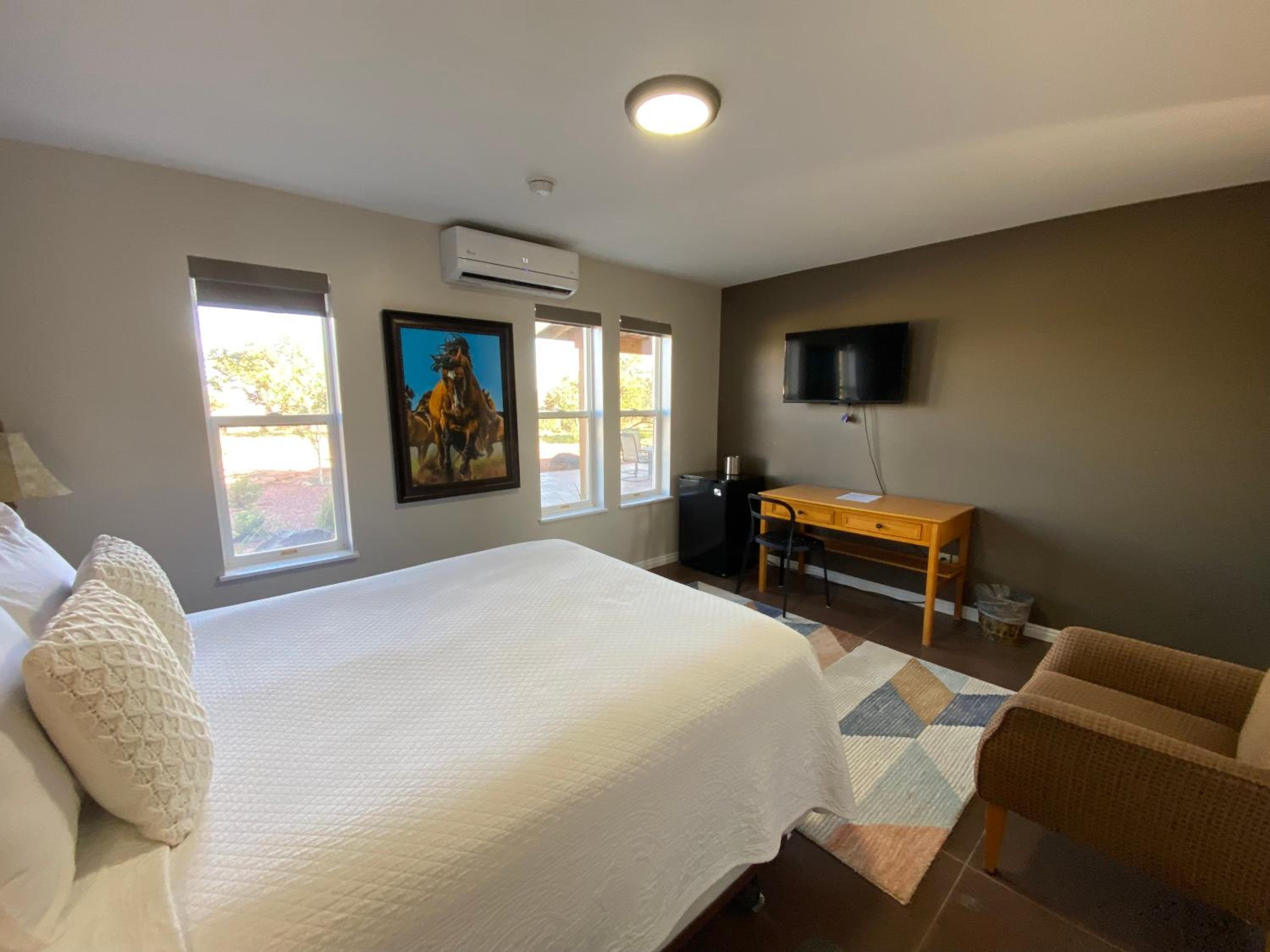 SkyRidge Inn