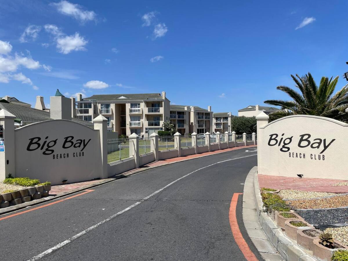 Bella Casa 179 - Atlantic Ocean & Robben Island View - Big Bay Beach Club Apartment