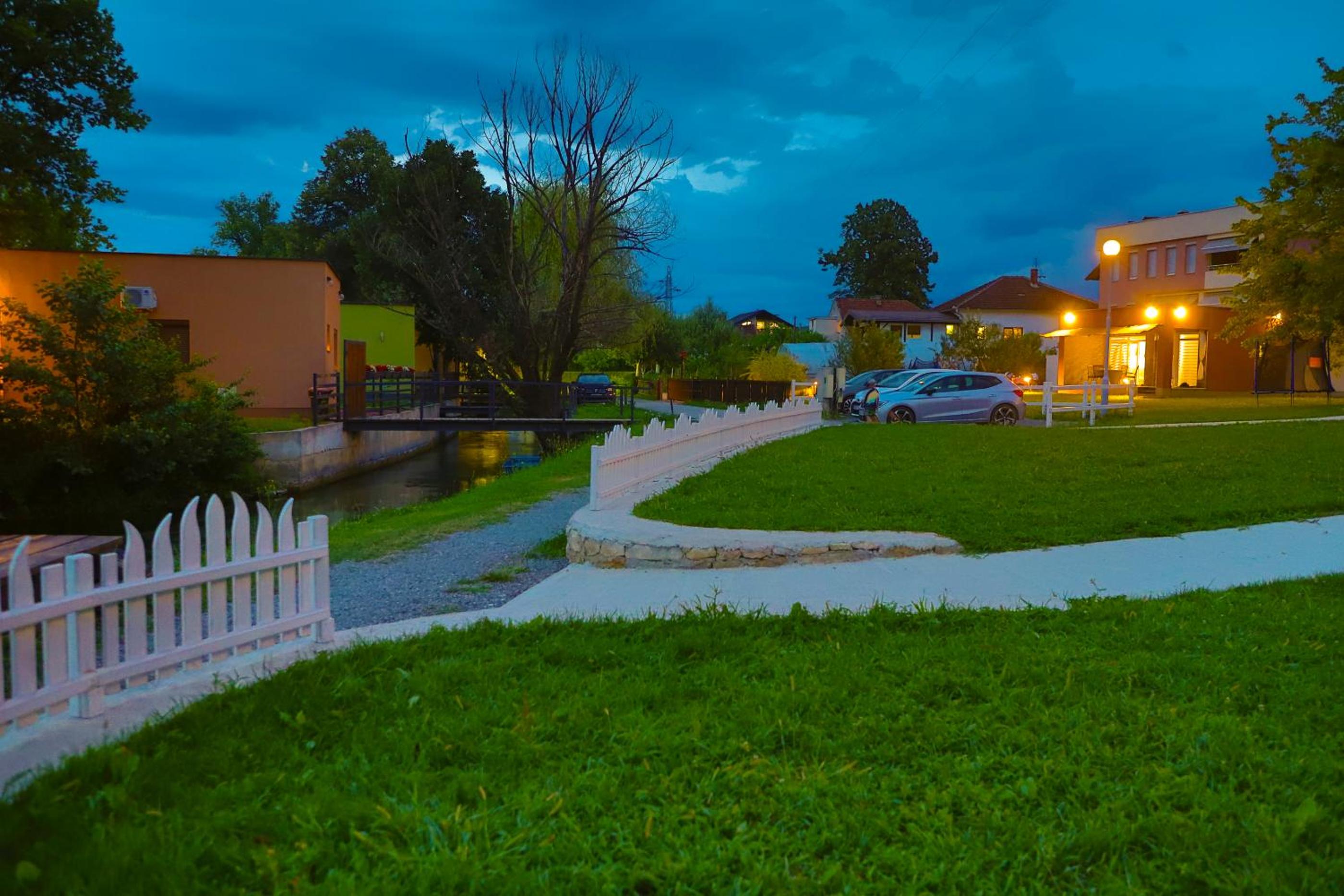 Holiday Homes Pozitiva