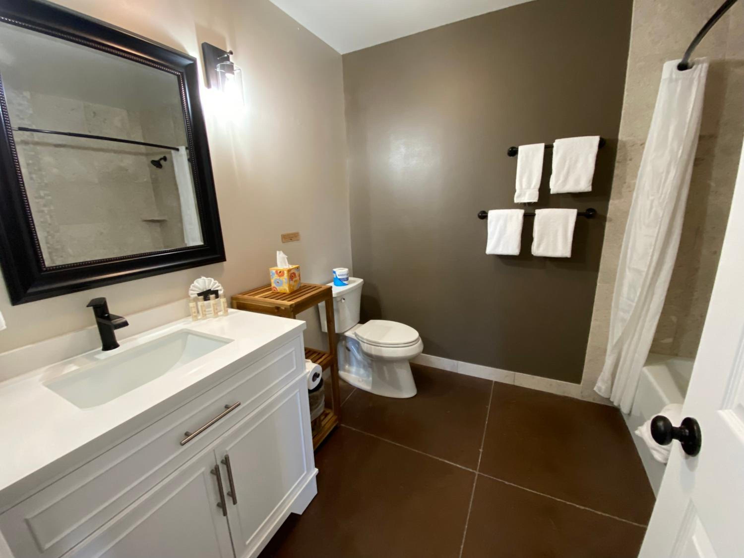 SkyRidge Inn