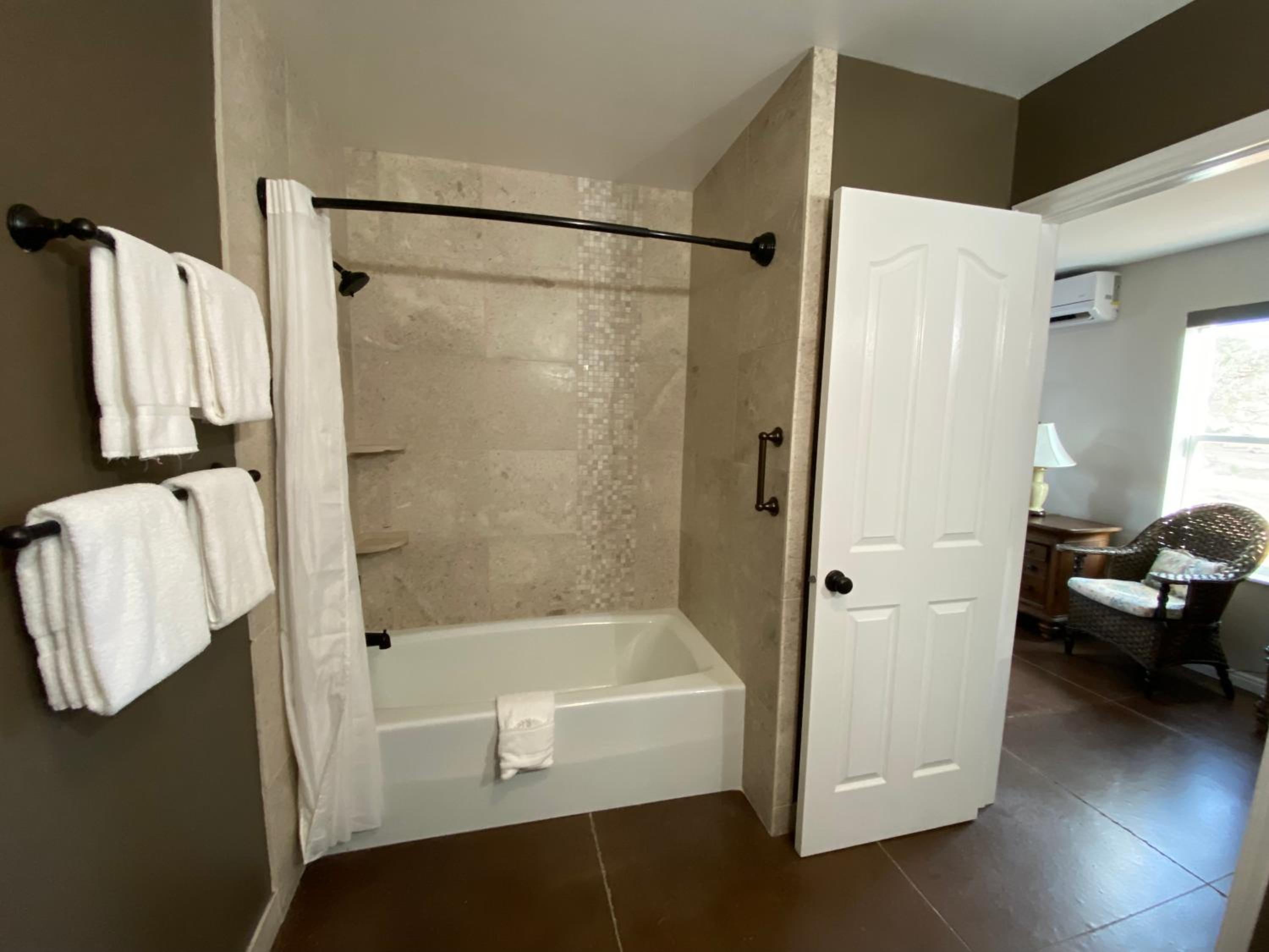 SkyRidge Inn