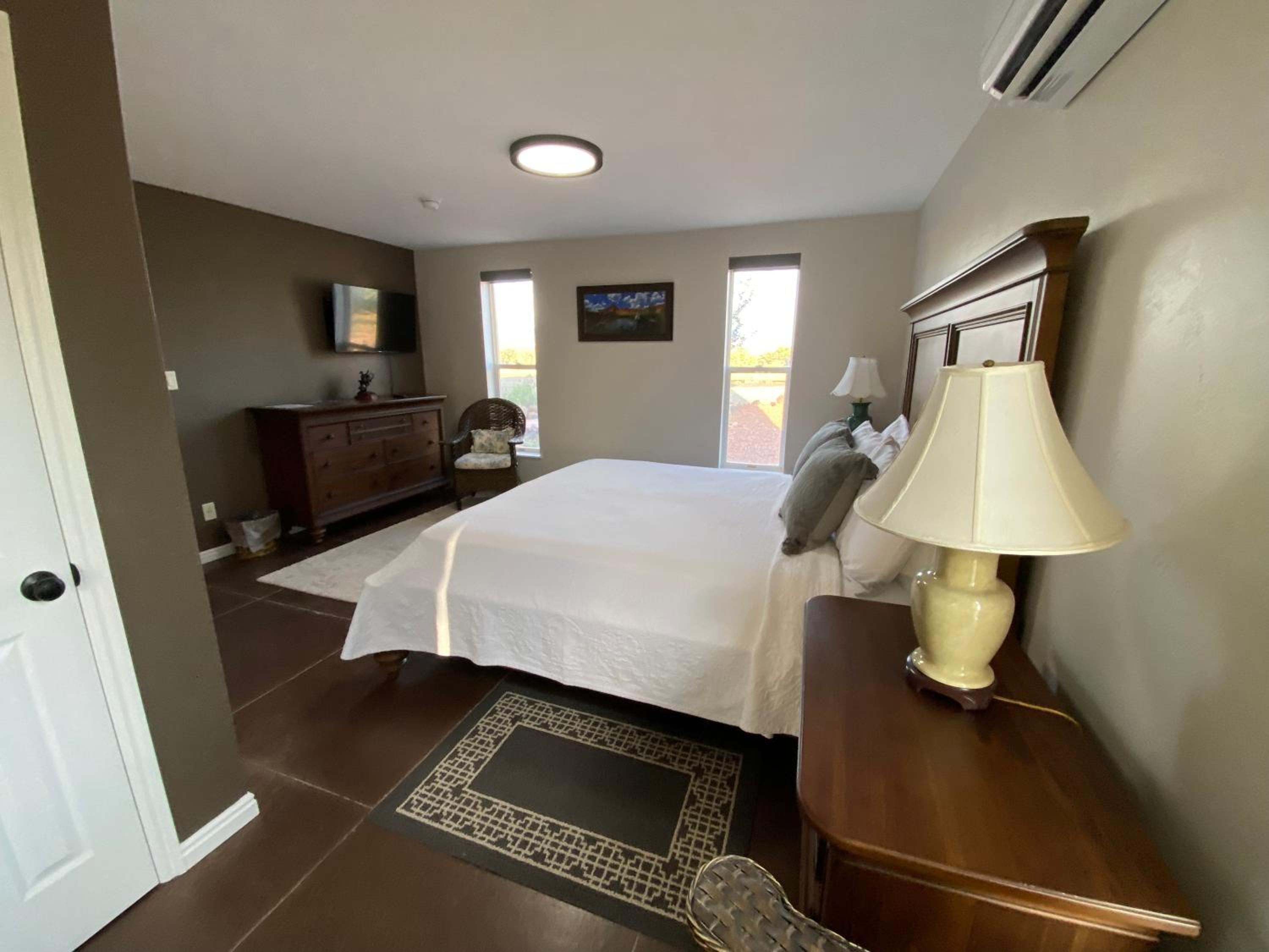 SkyRidge Inn