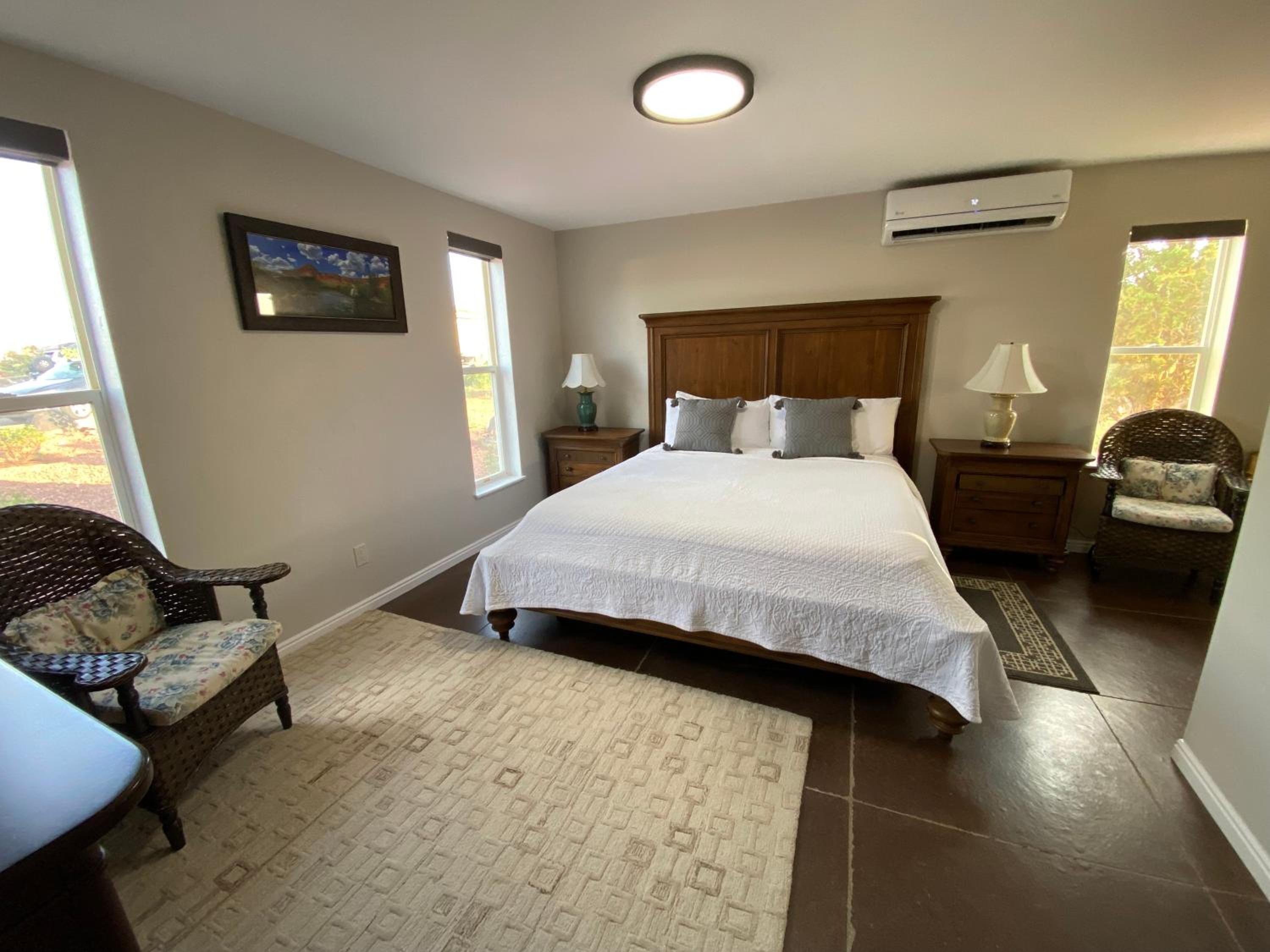 SkyRidge Inn