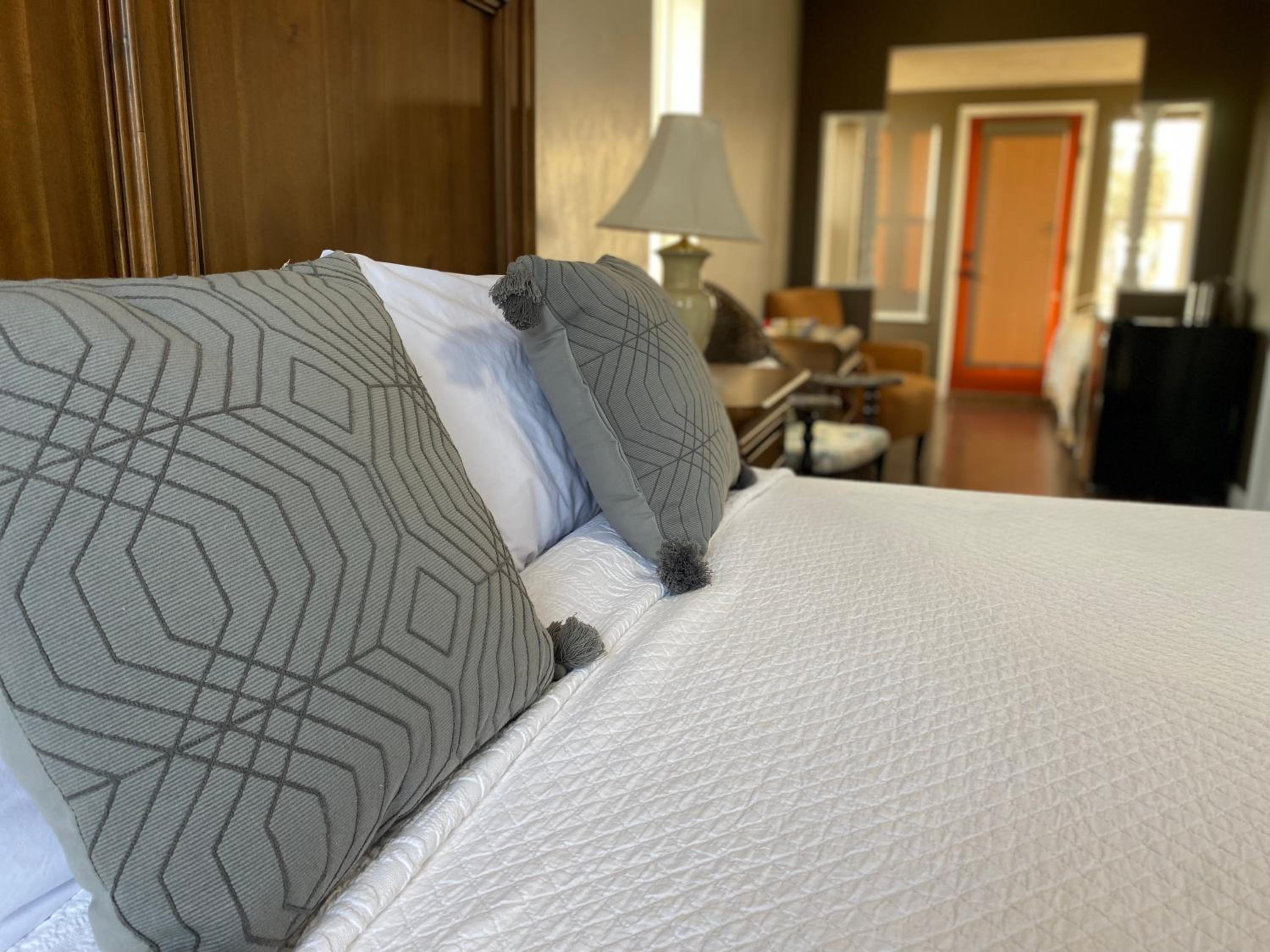 SkyRidge Inn