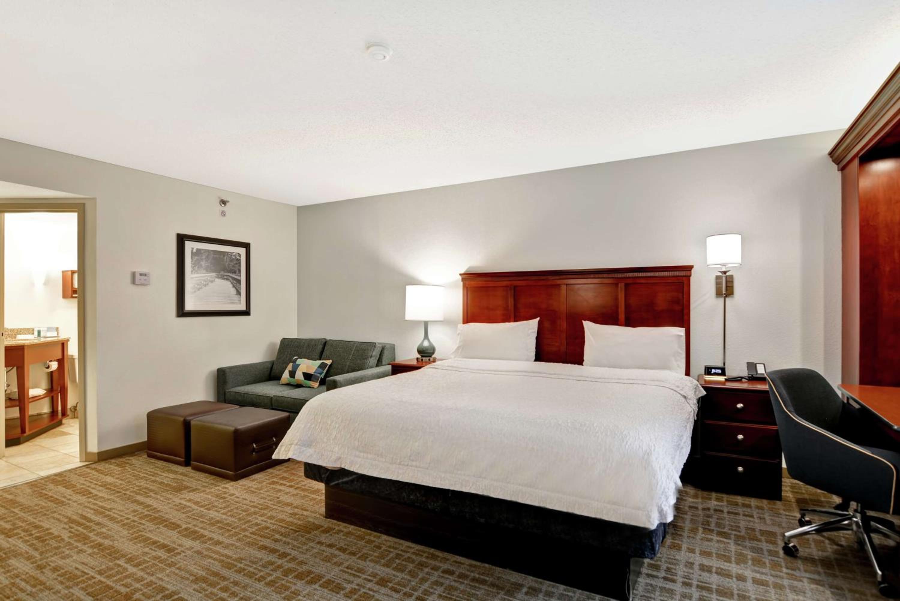 Beckley Vacations - Hampton Inn Beckley - Property Image 15