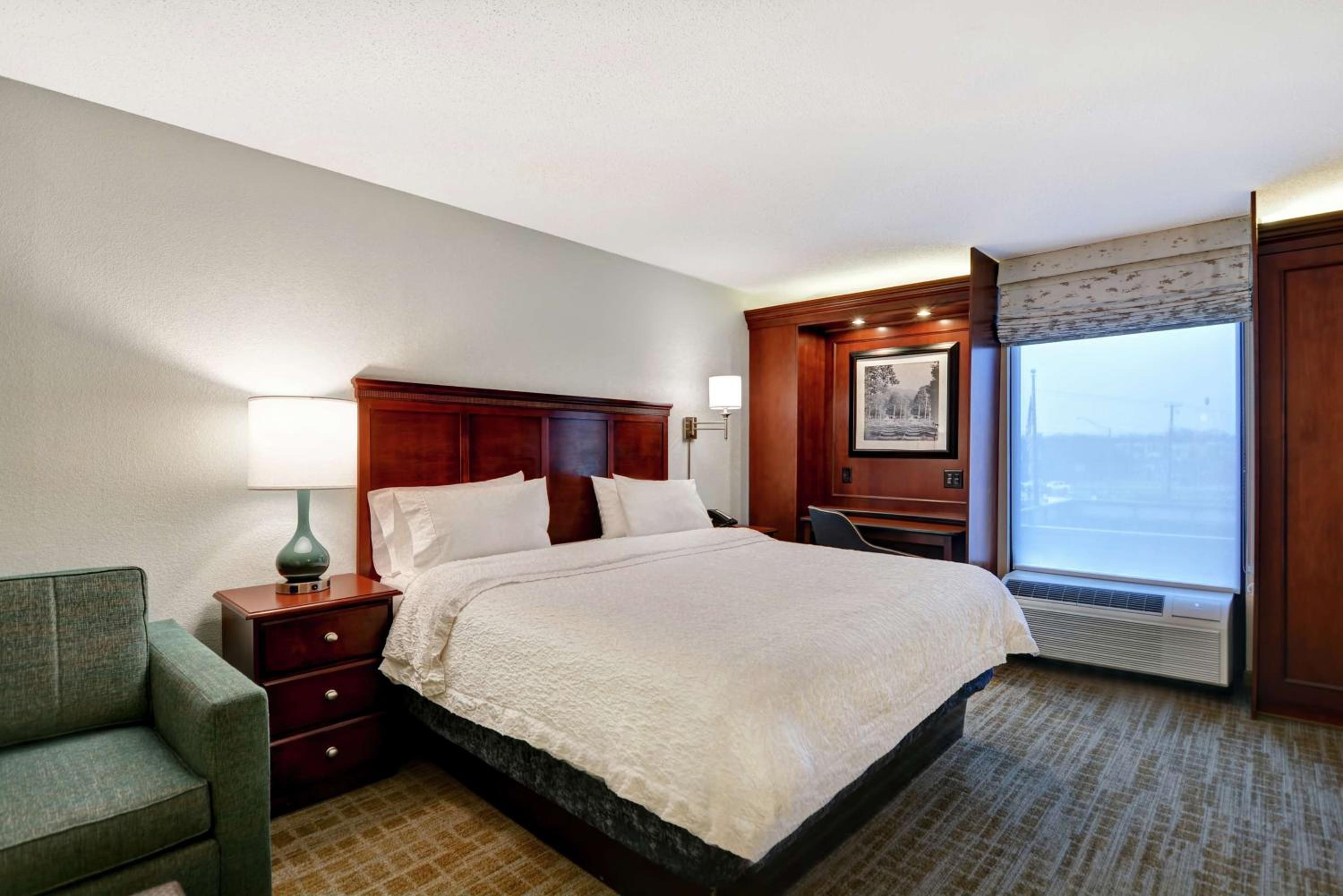 Beckley Vacations - Hampton Inn Beckley - Property Image 16