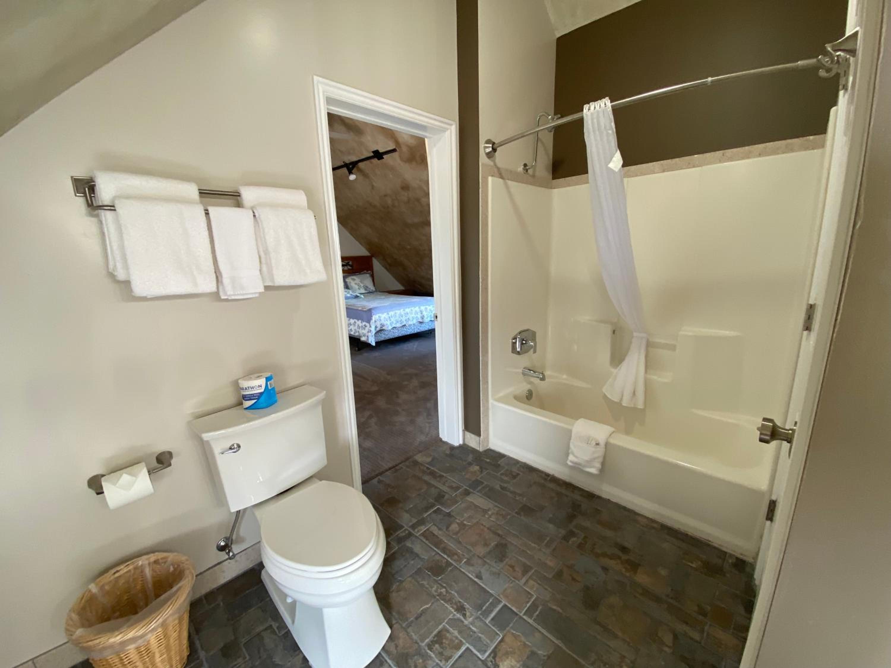 SkyRidge Inn