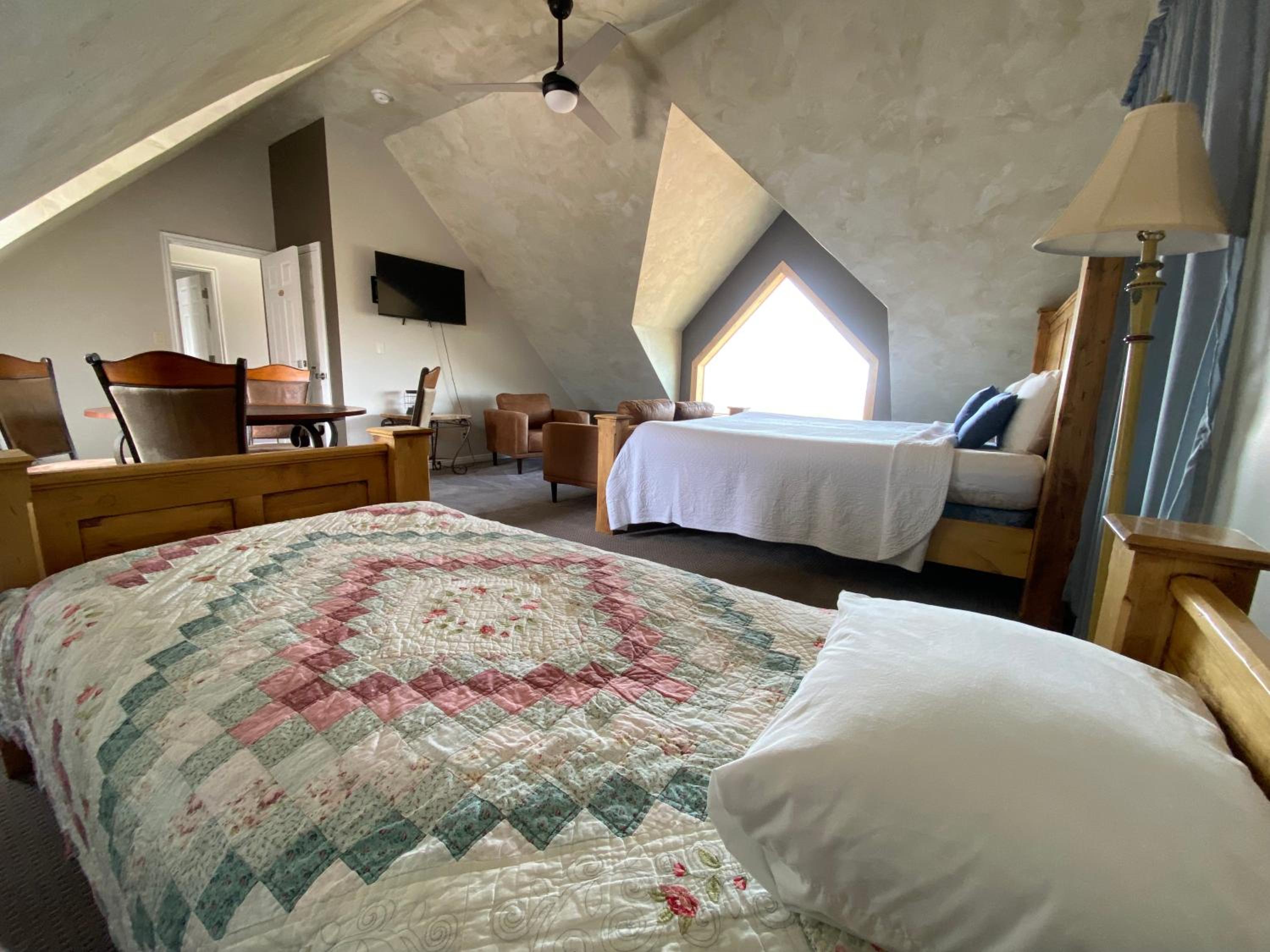 SkyRidge Inn