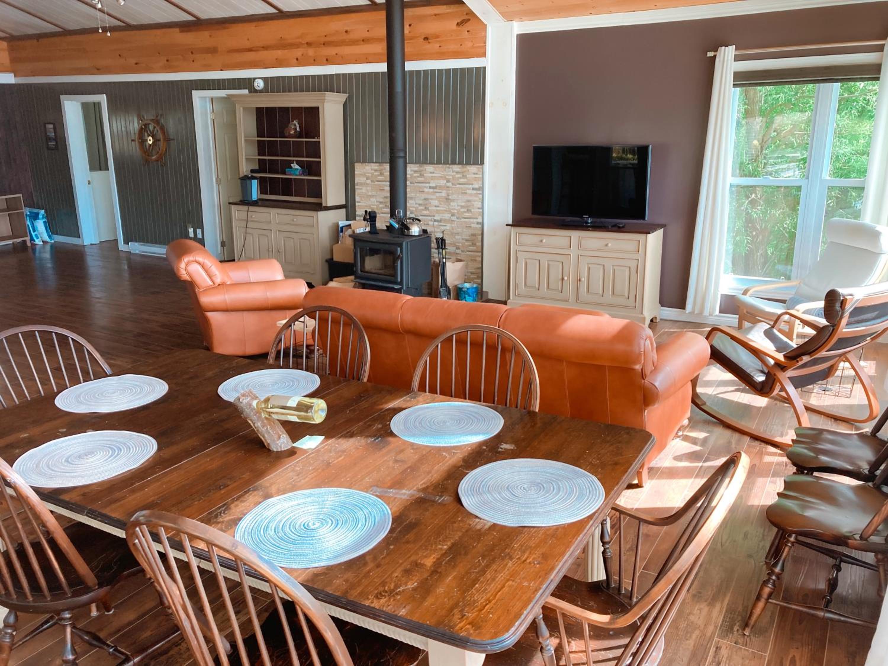 Le Duc on the Lake - Cozy waterfront Cottage