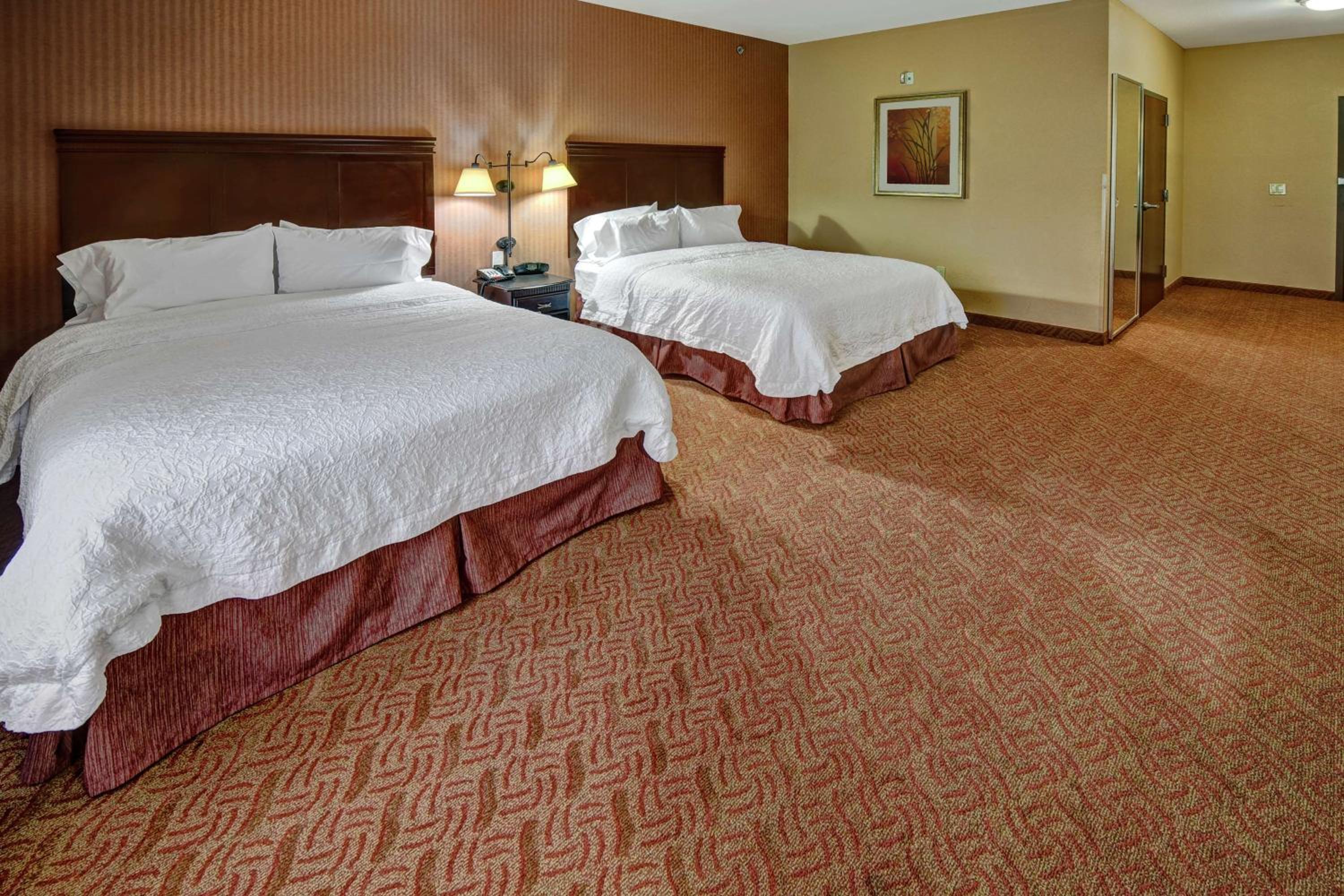 Corsicana Vacations - Hampton Inn  Suites Corsicana - Property Image 2