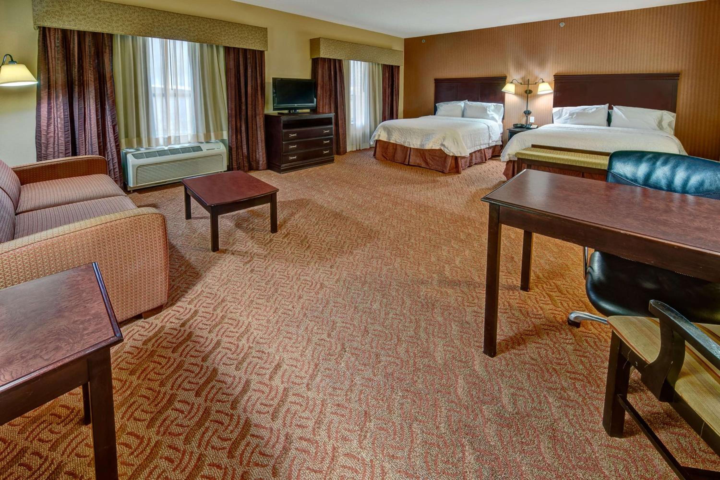 Corsicana Vacations - Hampton Inn  Suites Corsicana - Property Image 12
