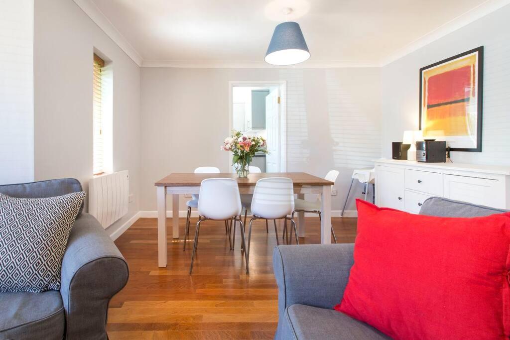 Cosy Modern Oxford Apartment view 2