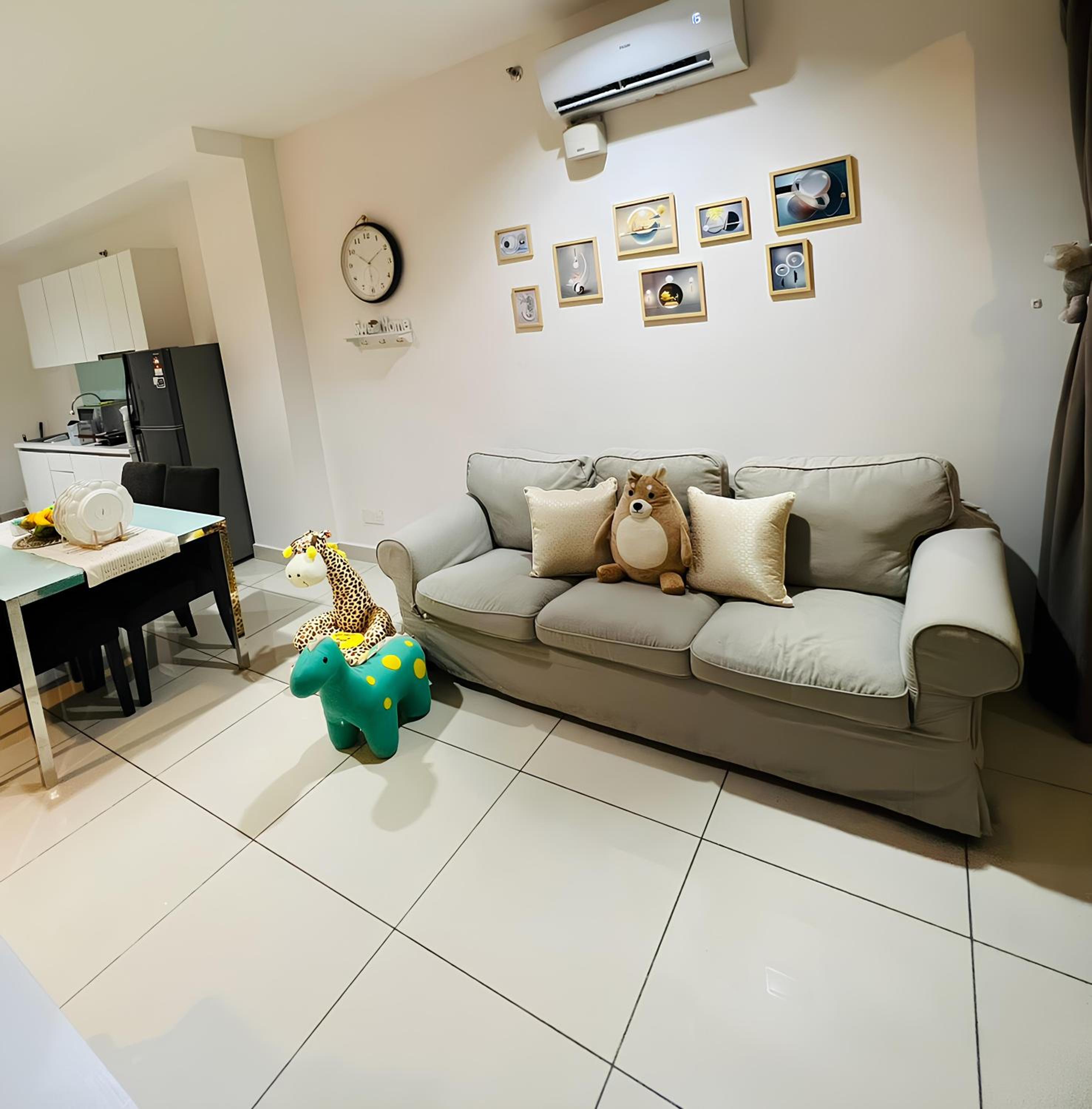 Mansion One l Luxe Family Retreat SEAVIEW l Gleneagle l by PSH photo 8