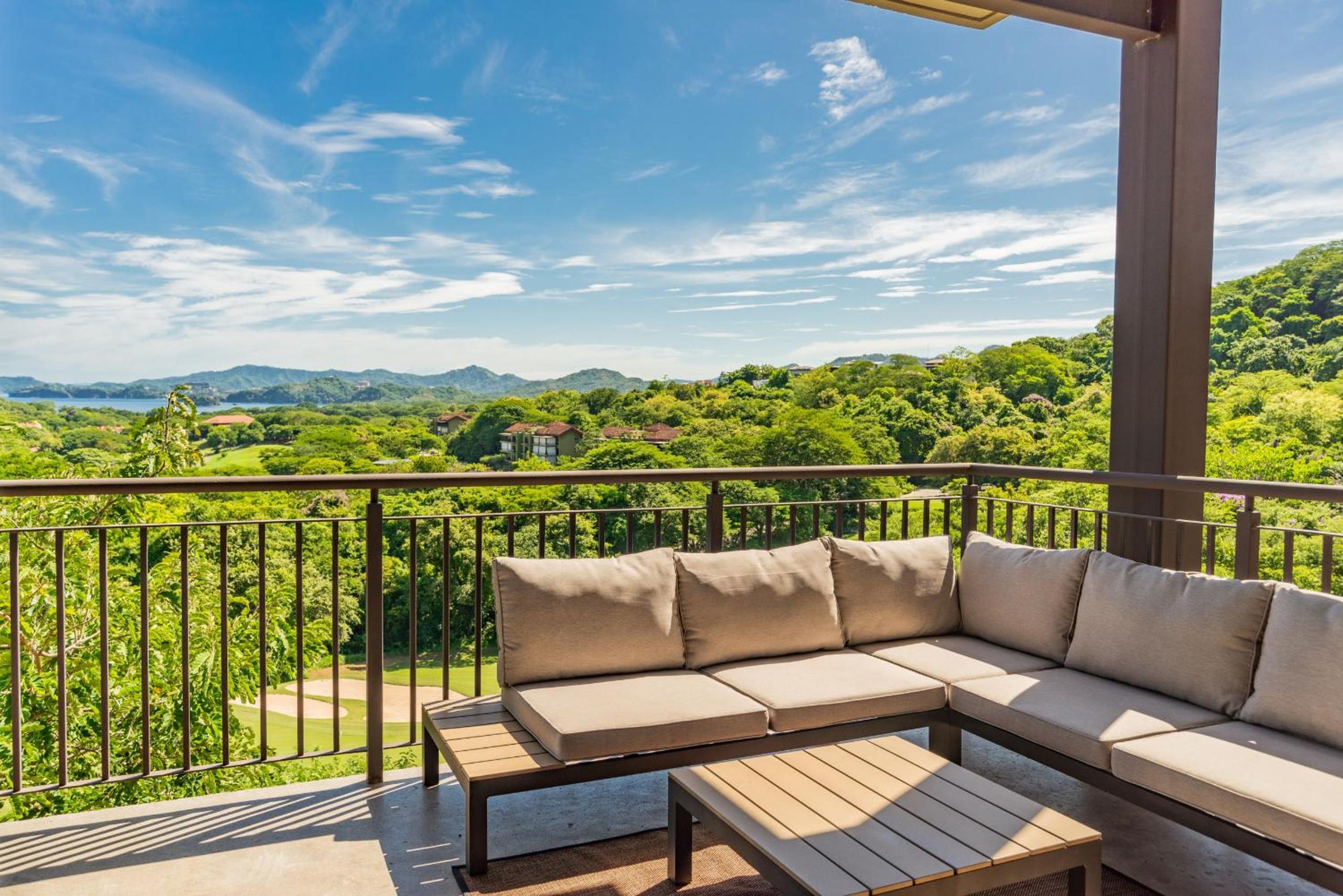 Roble Sabana 305 Luxury Condo - Reserva Conchal